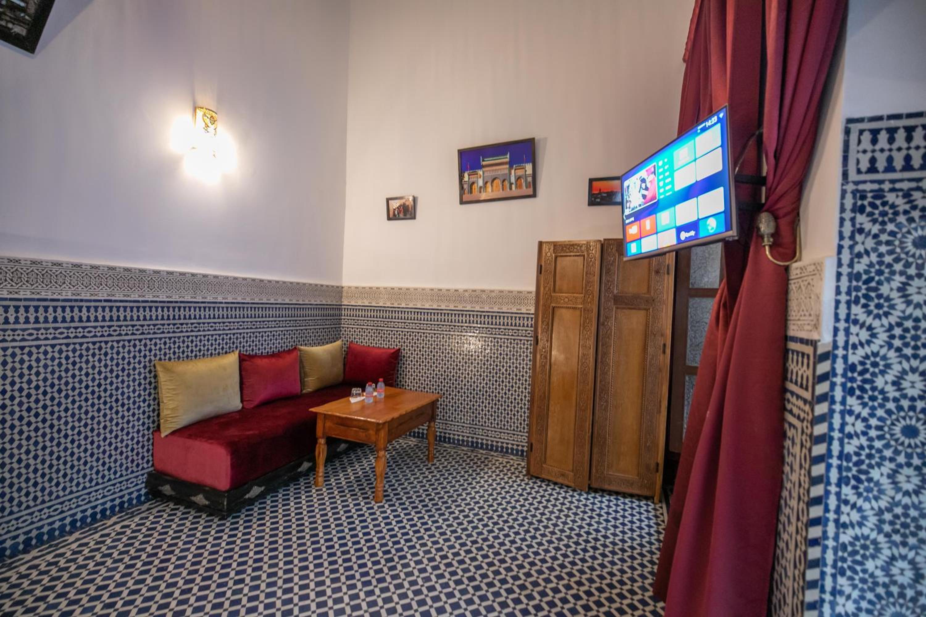 Deluxe Double or Twin Room - Photo 6