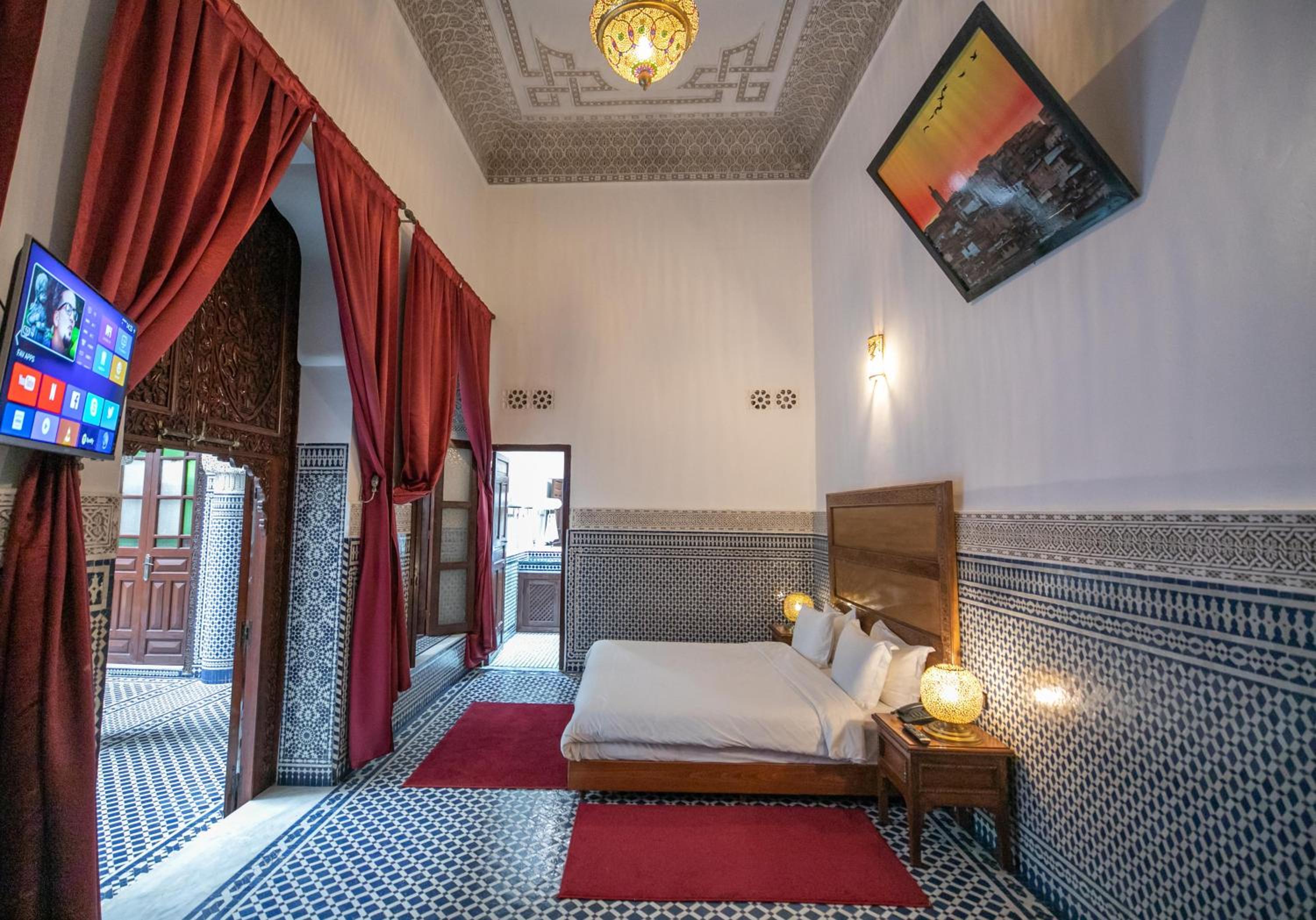 Deluxe Double or Twin Room - Photo 2