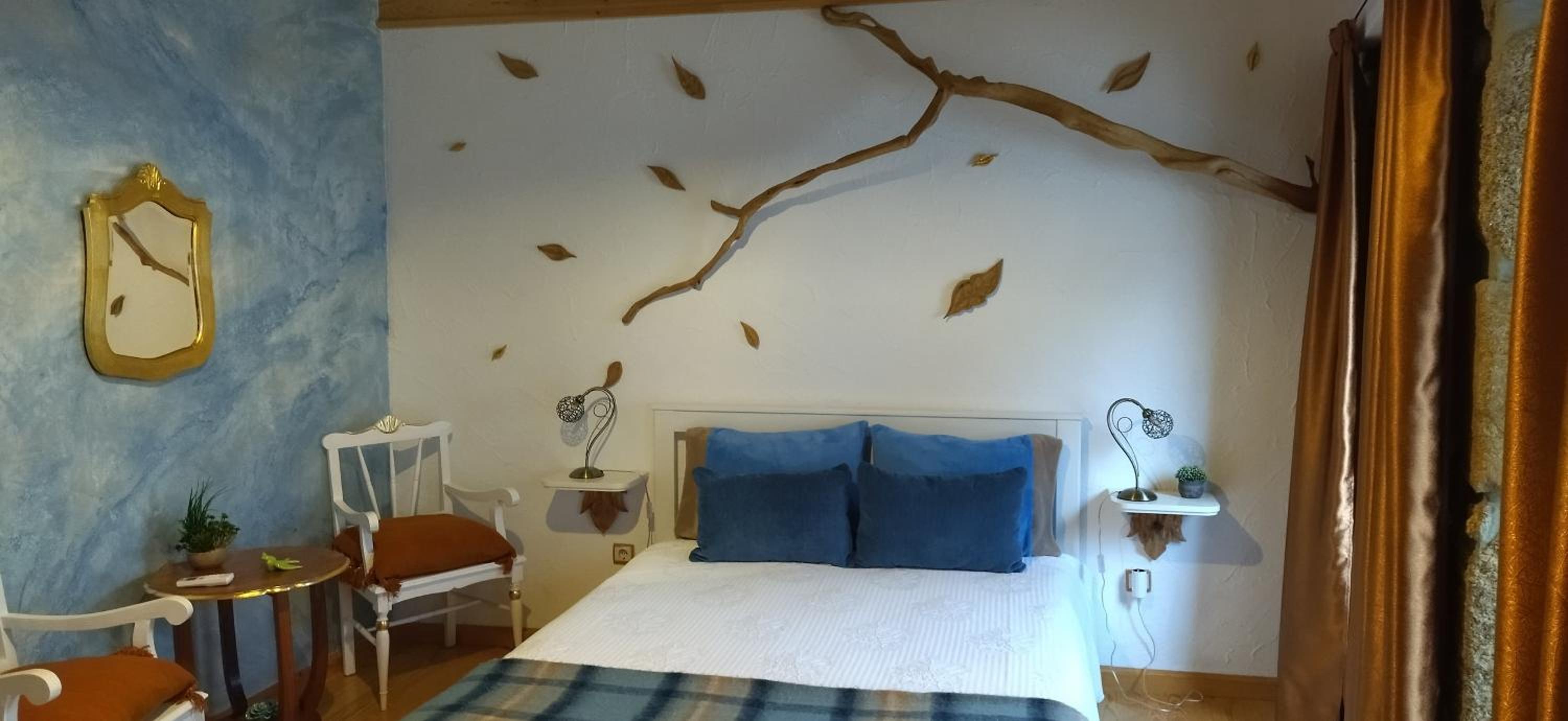 One-Bedroom House - Photo 31