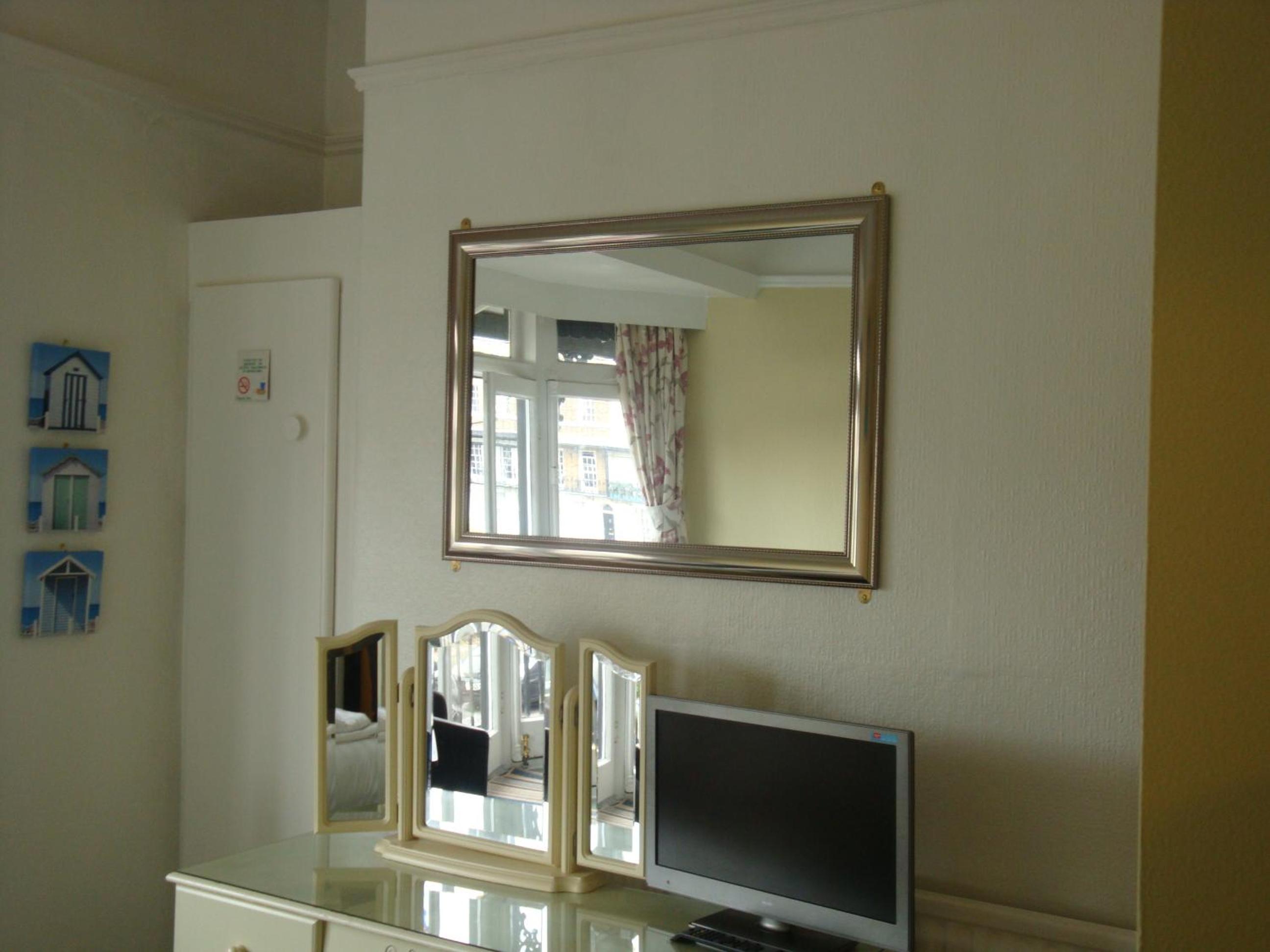 Double Room - Photo 6