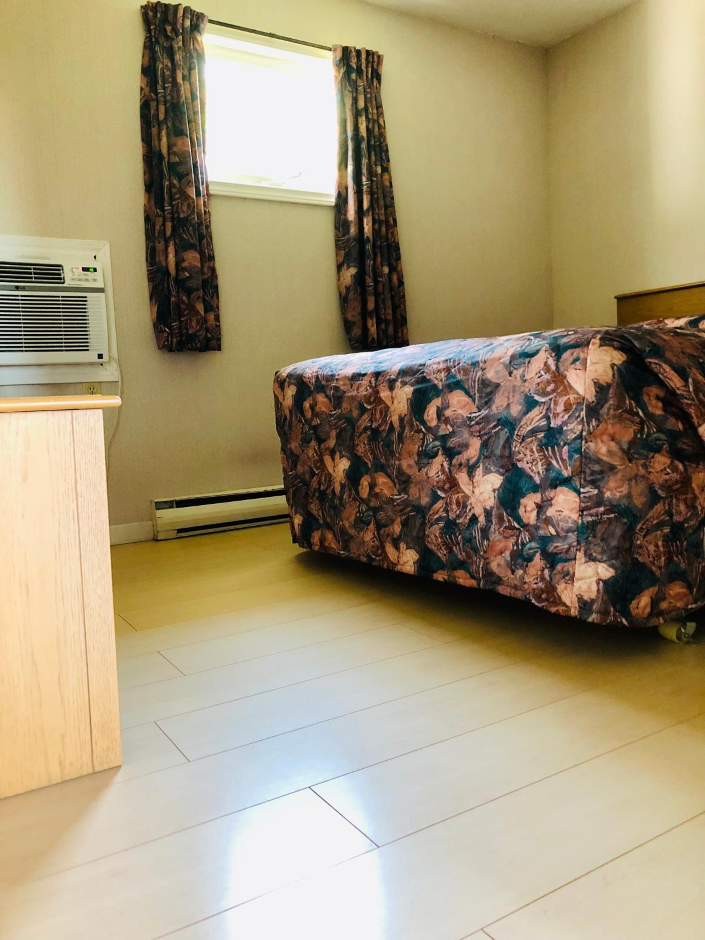 One-Bedroom Apartment - Photo 1