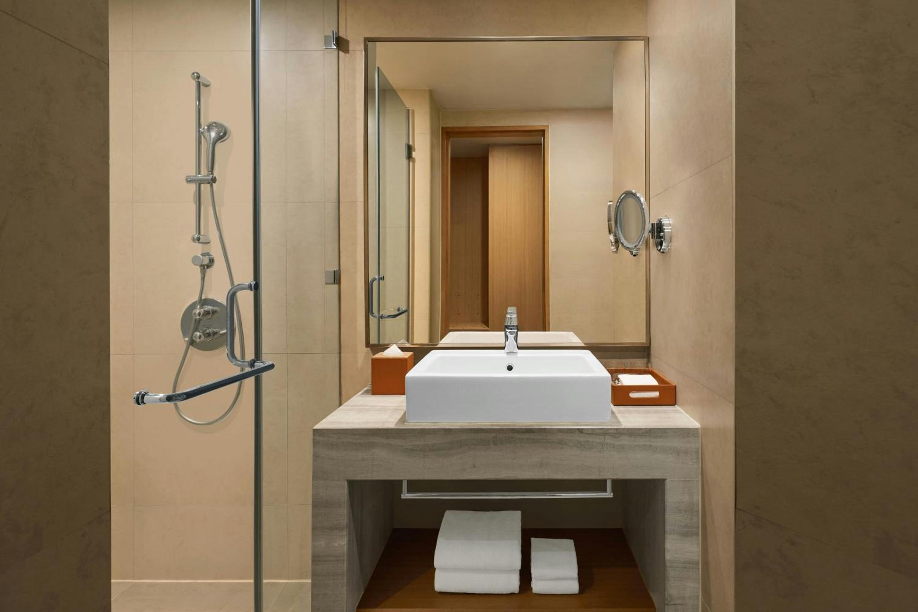 Deluxe Twin Room with City View Includes 500 INR property credit