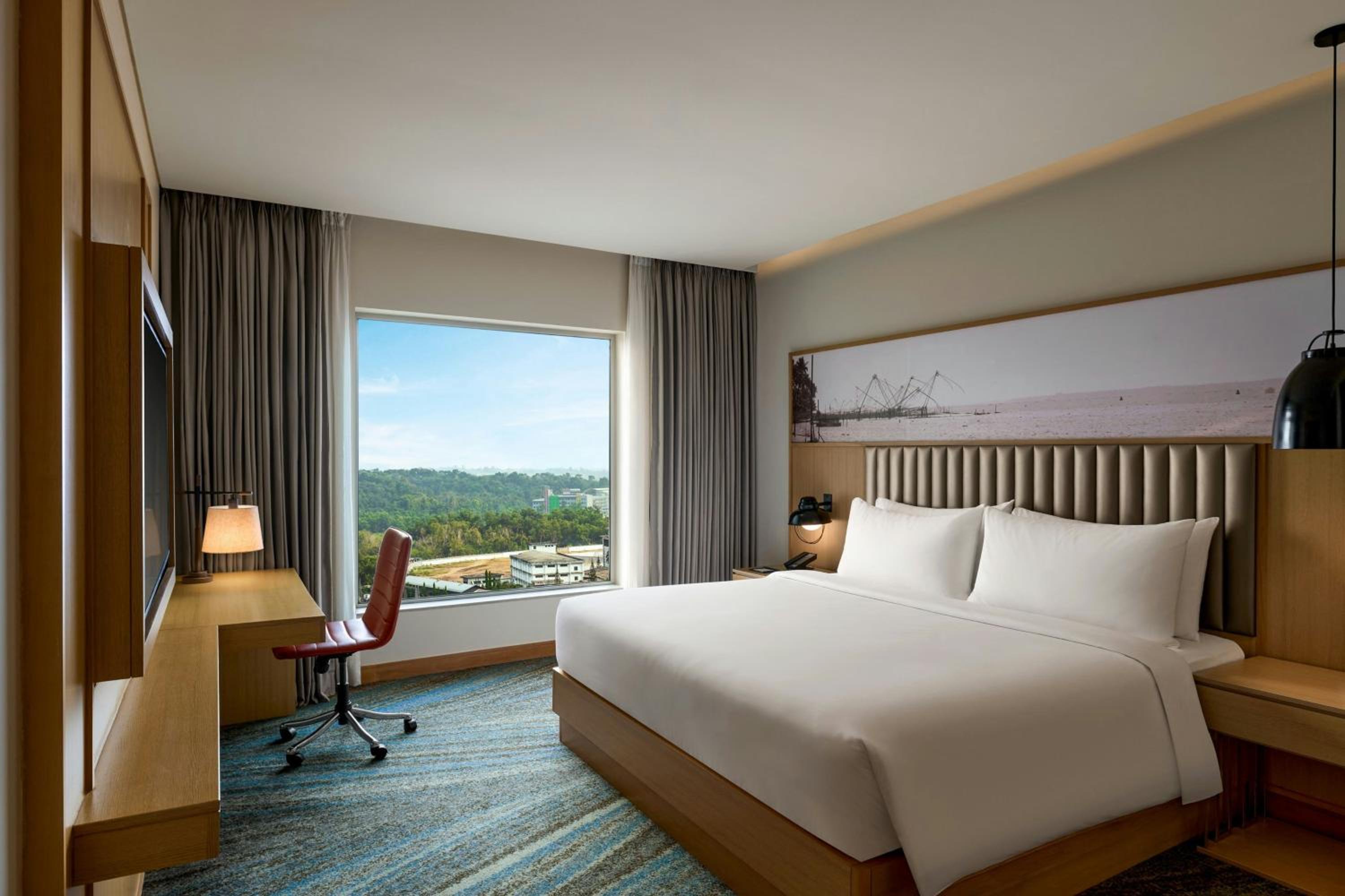 Executive King Room with Concierge Lounge Access Includes 500 INR property credit and Cocktail hours from 6:00 PM – 8:00 PM