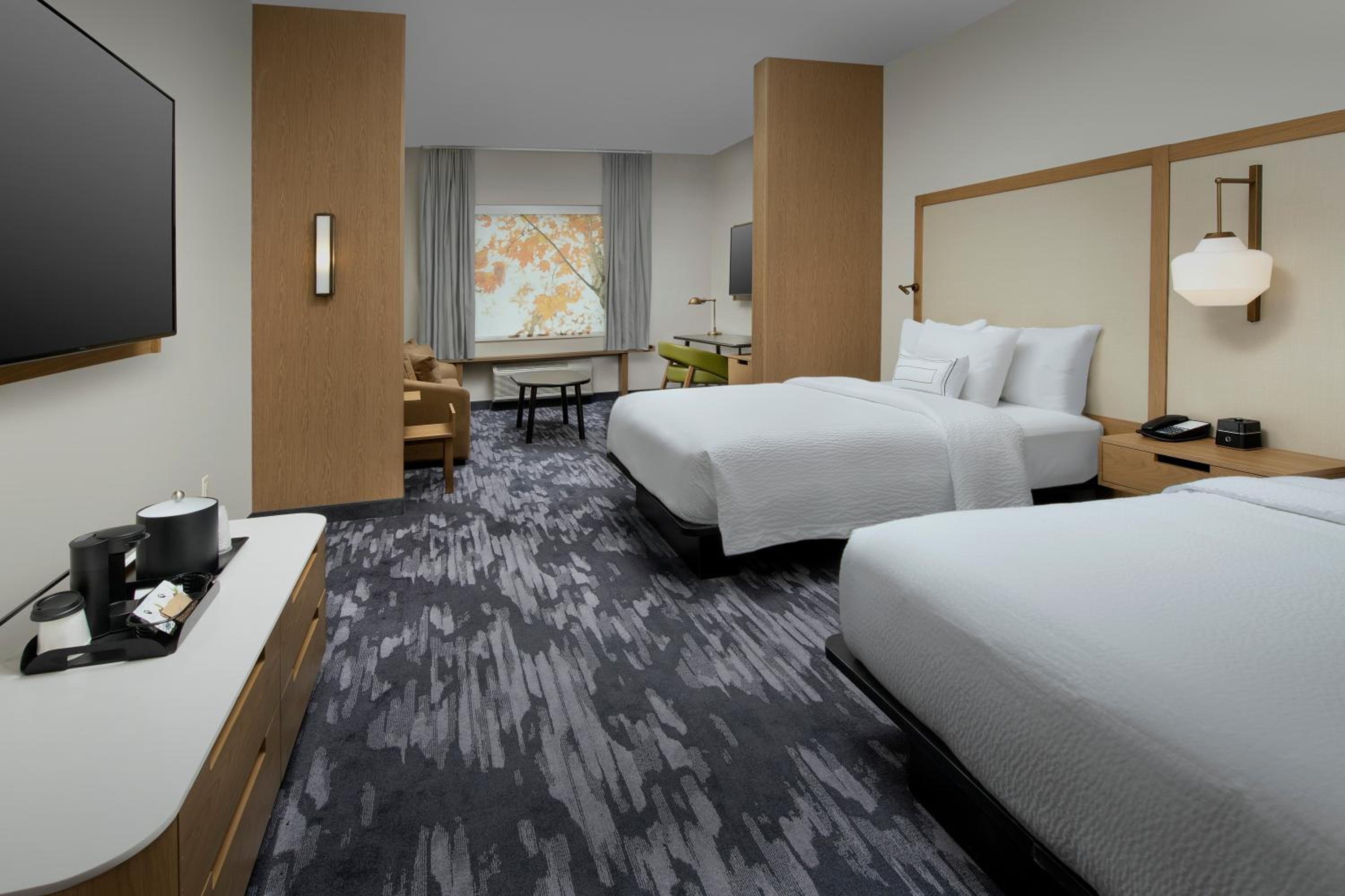 Studio with Two Queen Beds, Bathtub and Sofa Bed - Mobility Access/Hearing Accessible