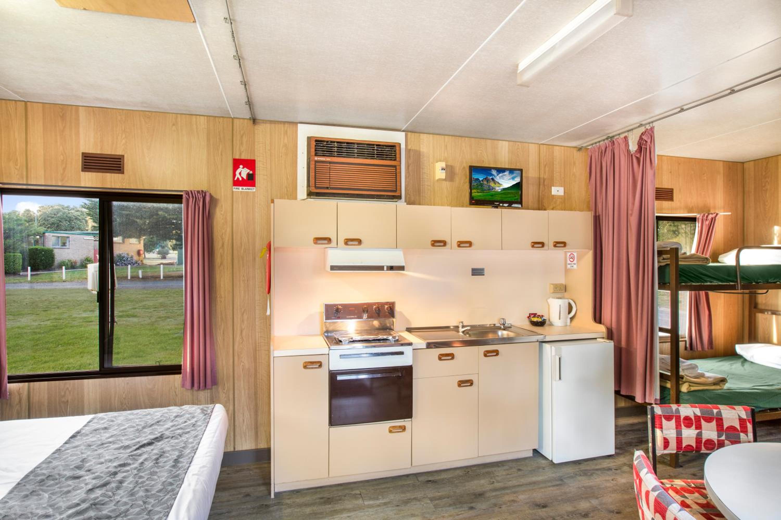 Budget Cabin photo 3