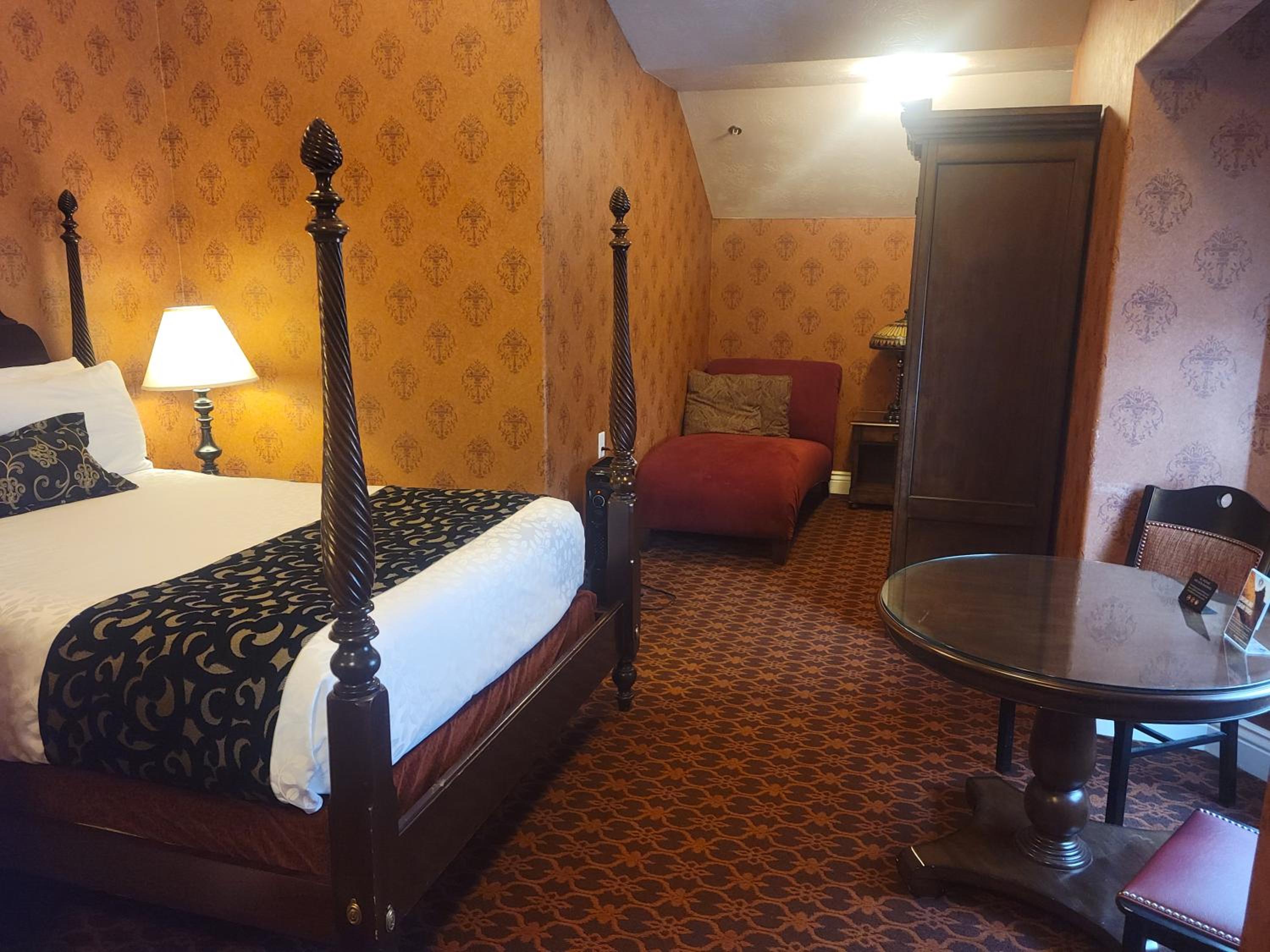 Family Suite - No Pets photo 2