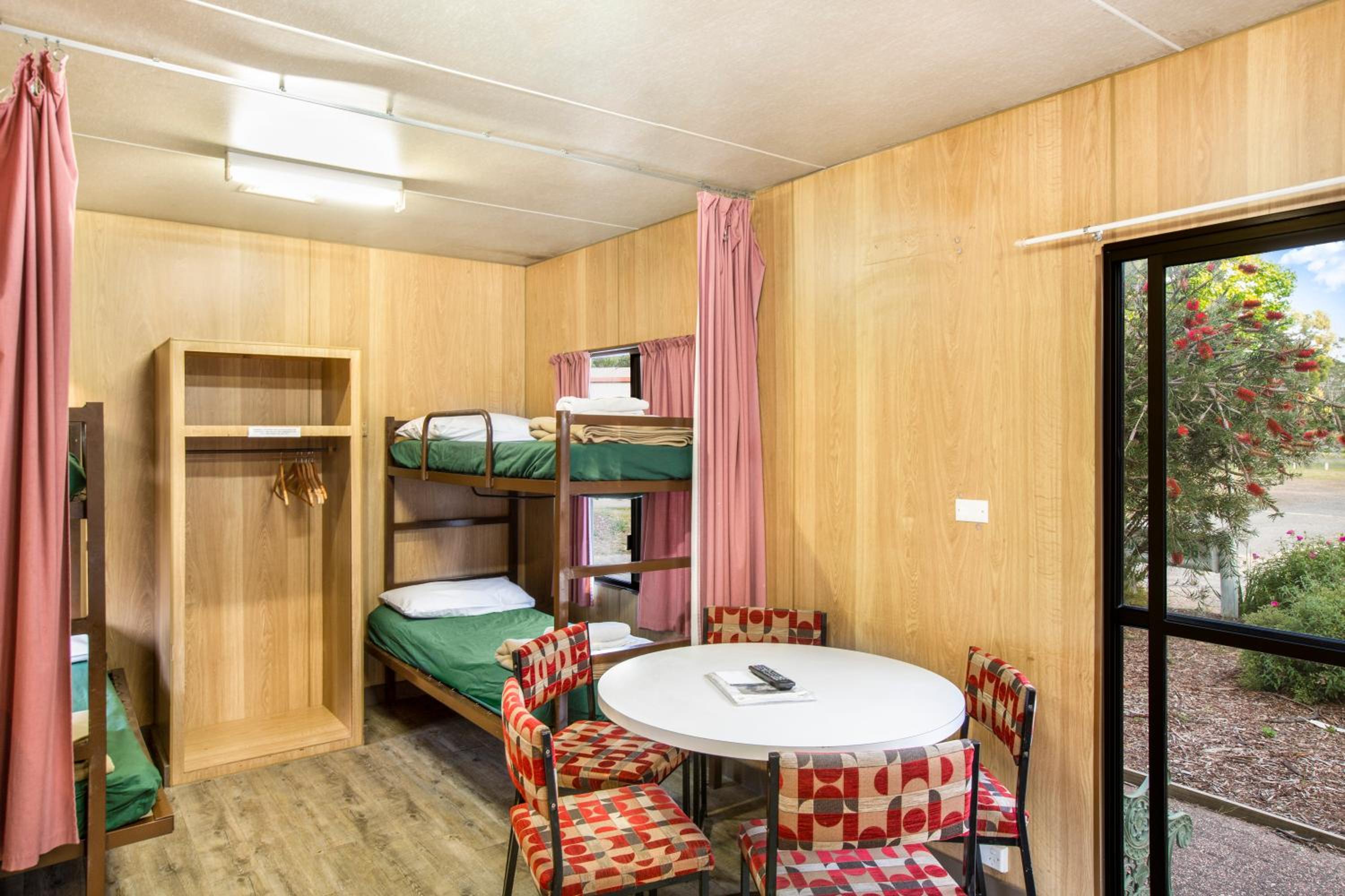 Budget Cabin photo 1