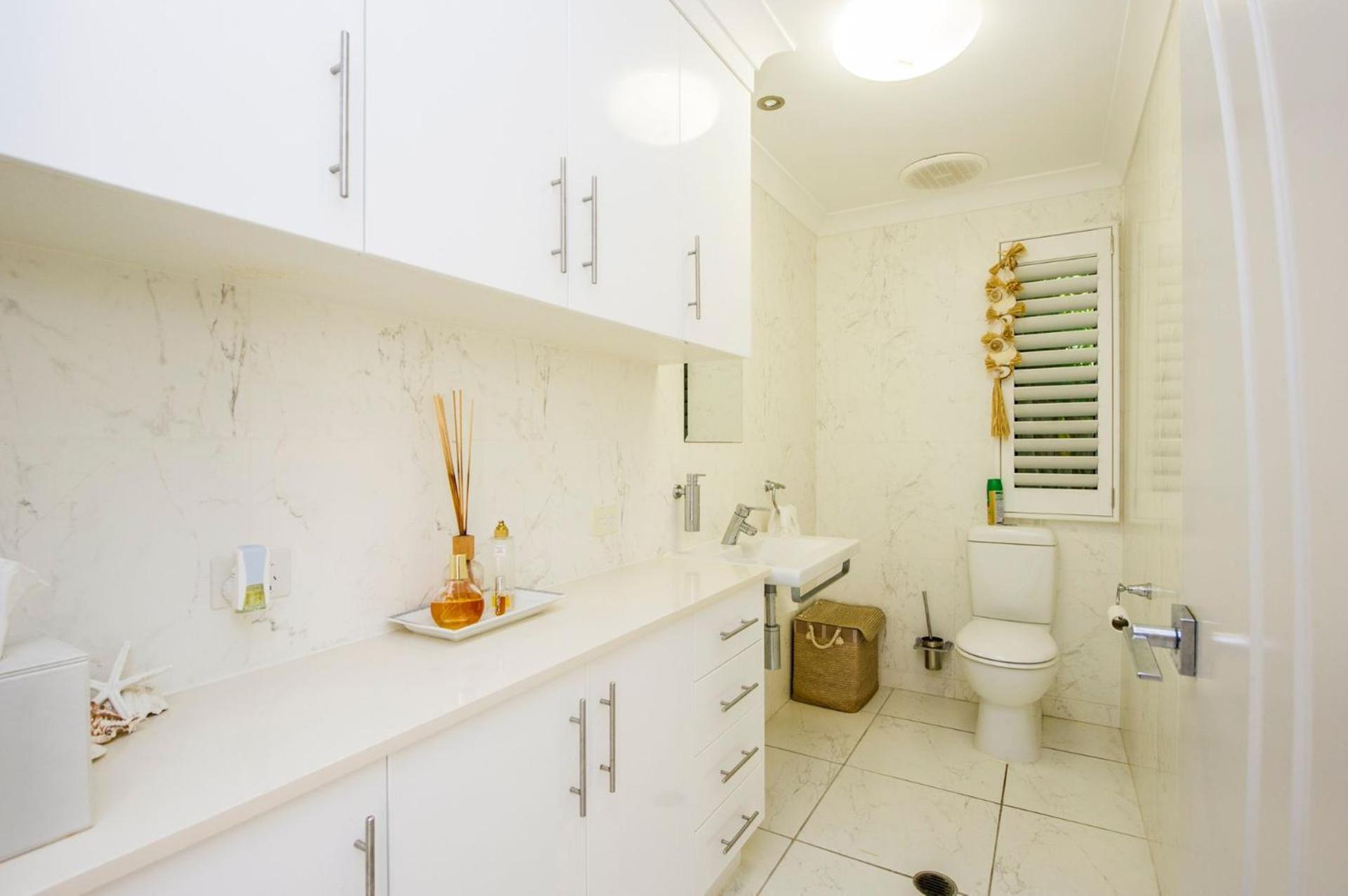 Three-Bedroom House photo 3