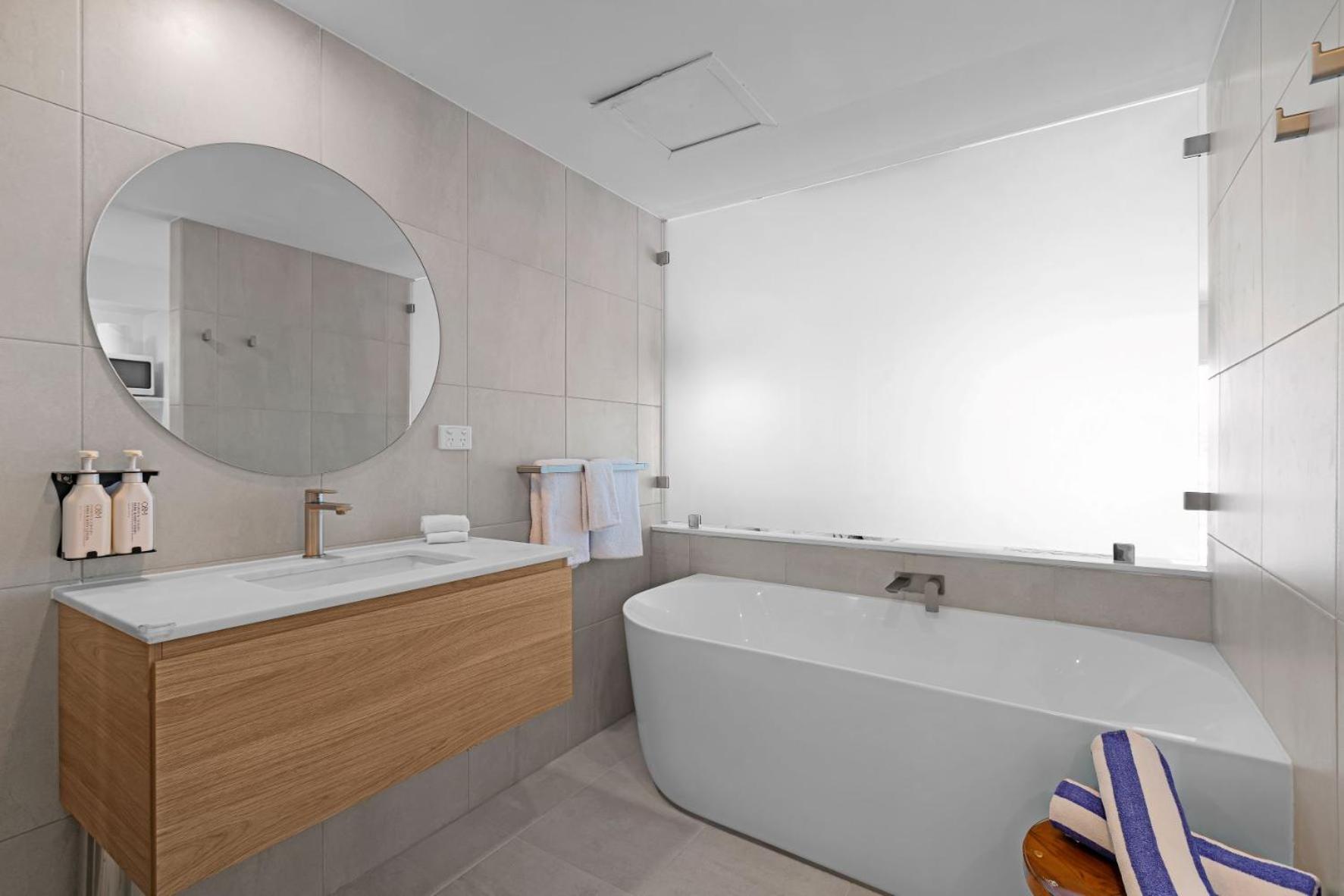 Ocean Deluxe Room - Photo 3