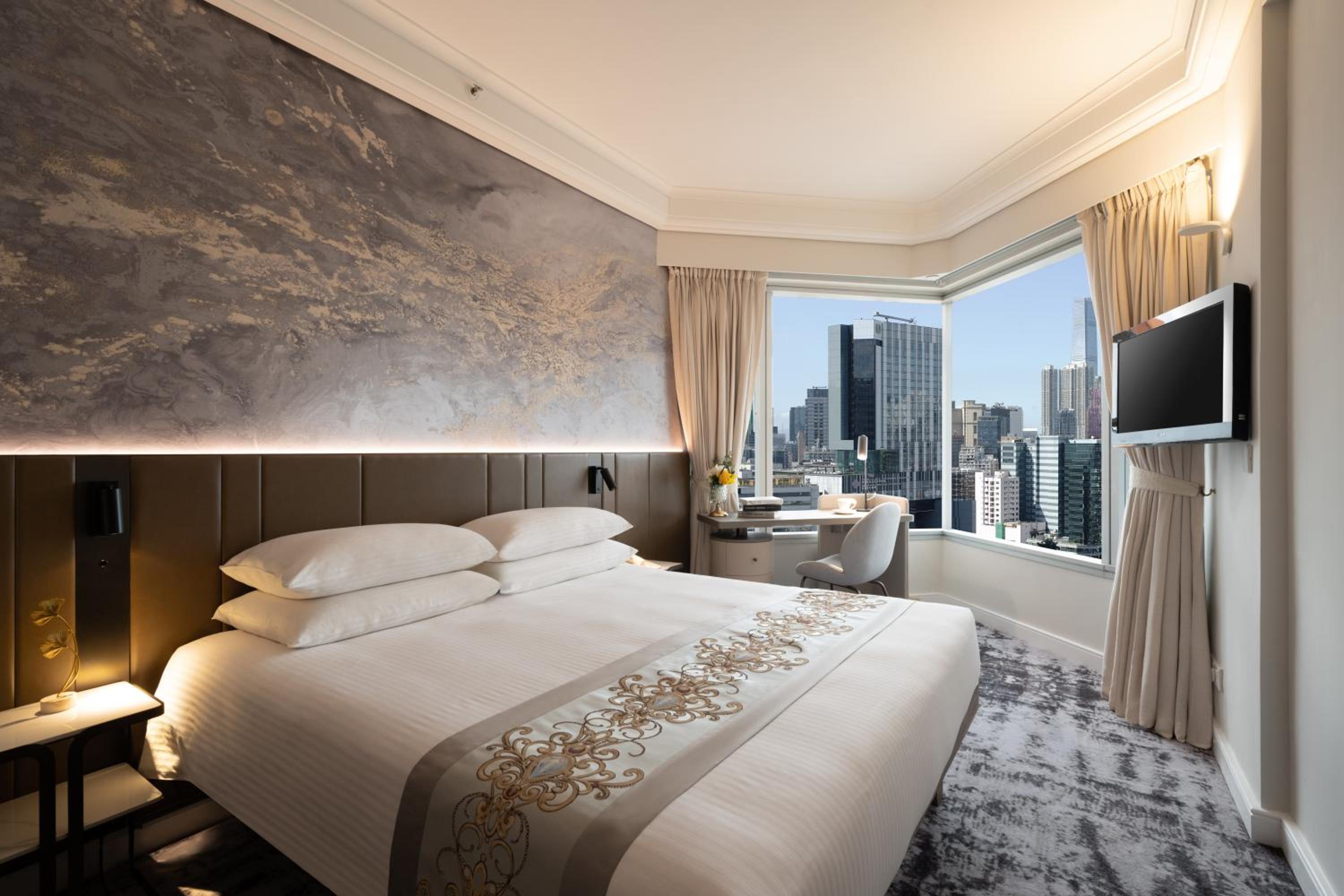 Superior Queen or Twin Room