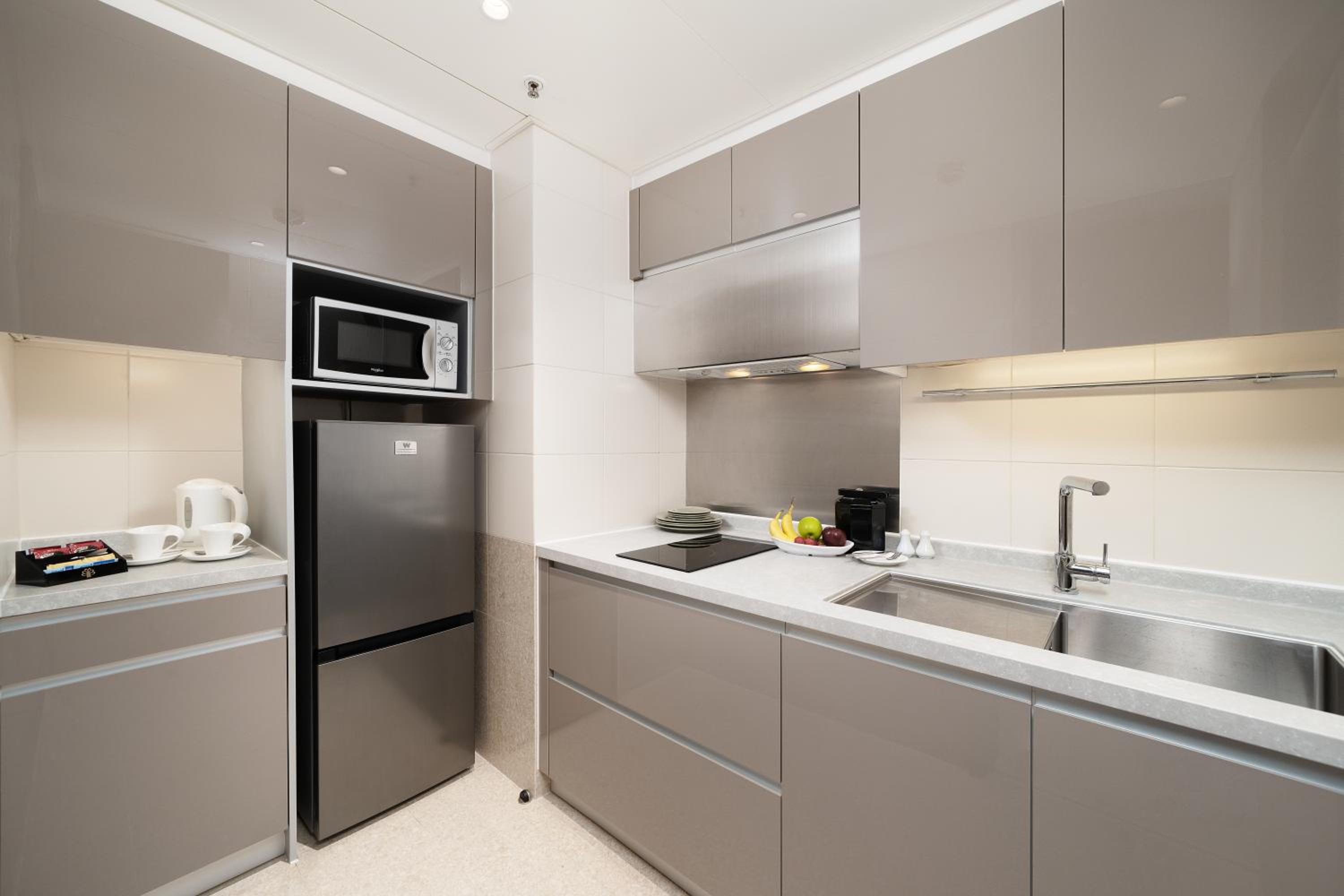 Deluxe One-Bedroom Suite with Harbourview