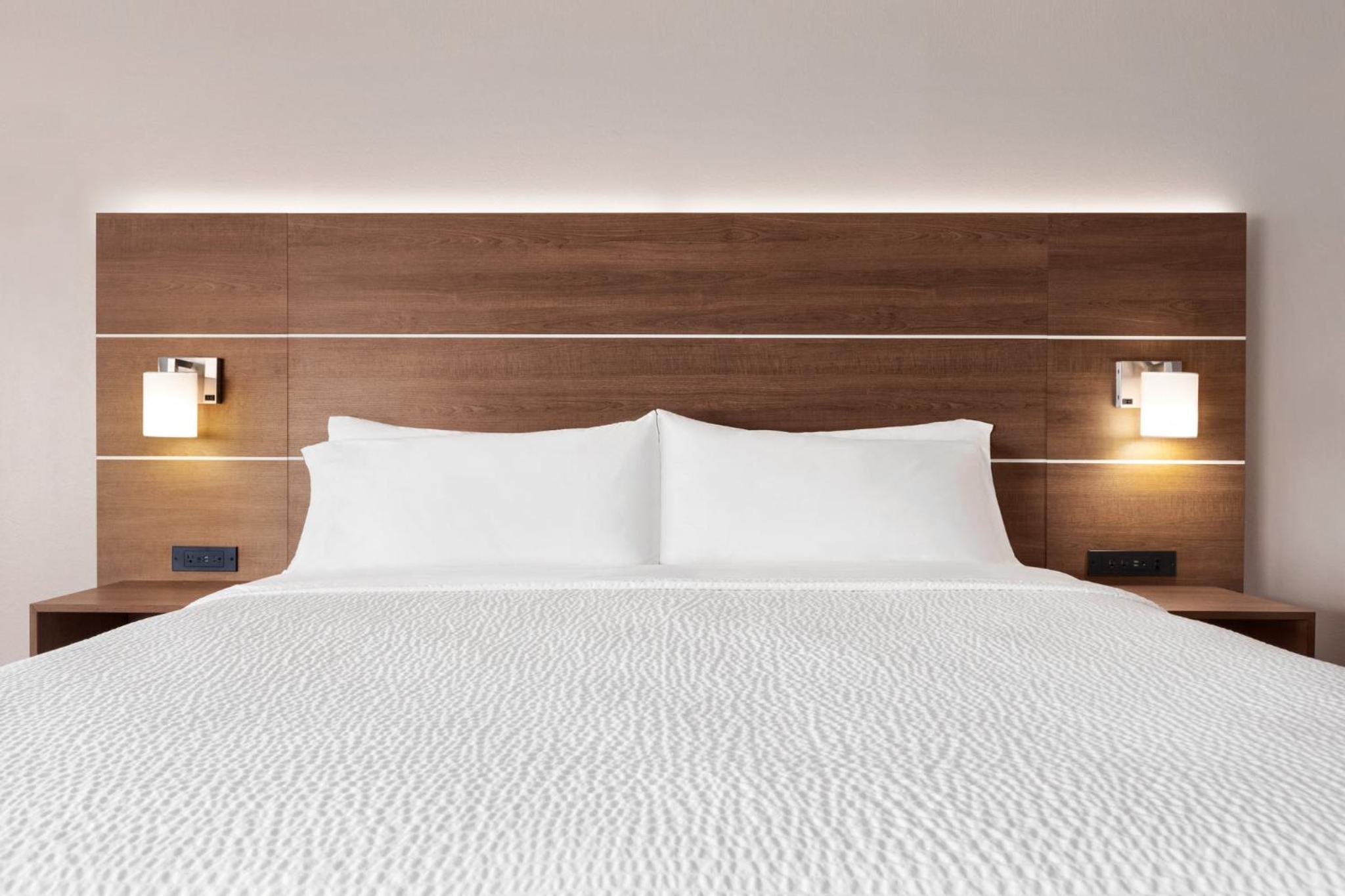 Standard King Room - Photo 3