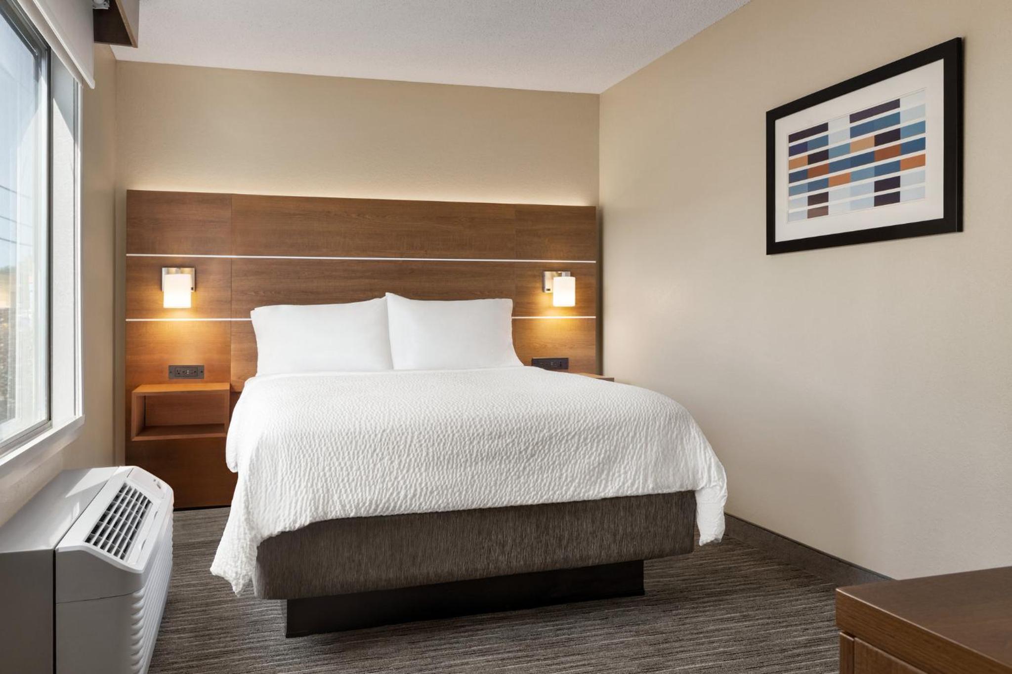 Two-Bedroom Suite with One King and One Queen Bed - Photo 4