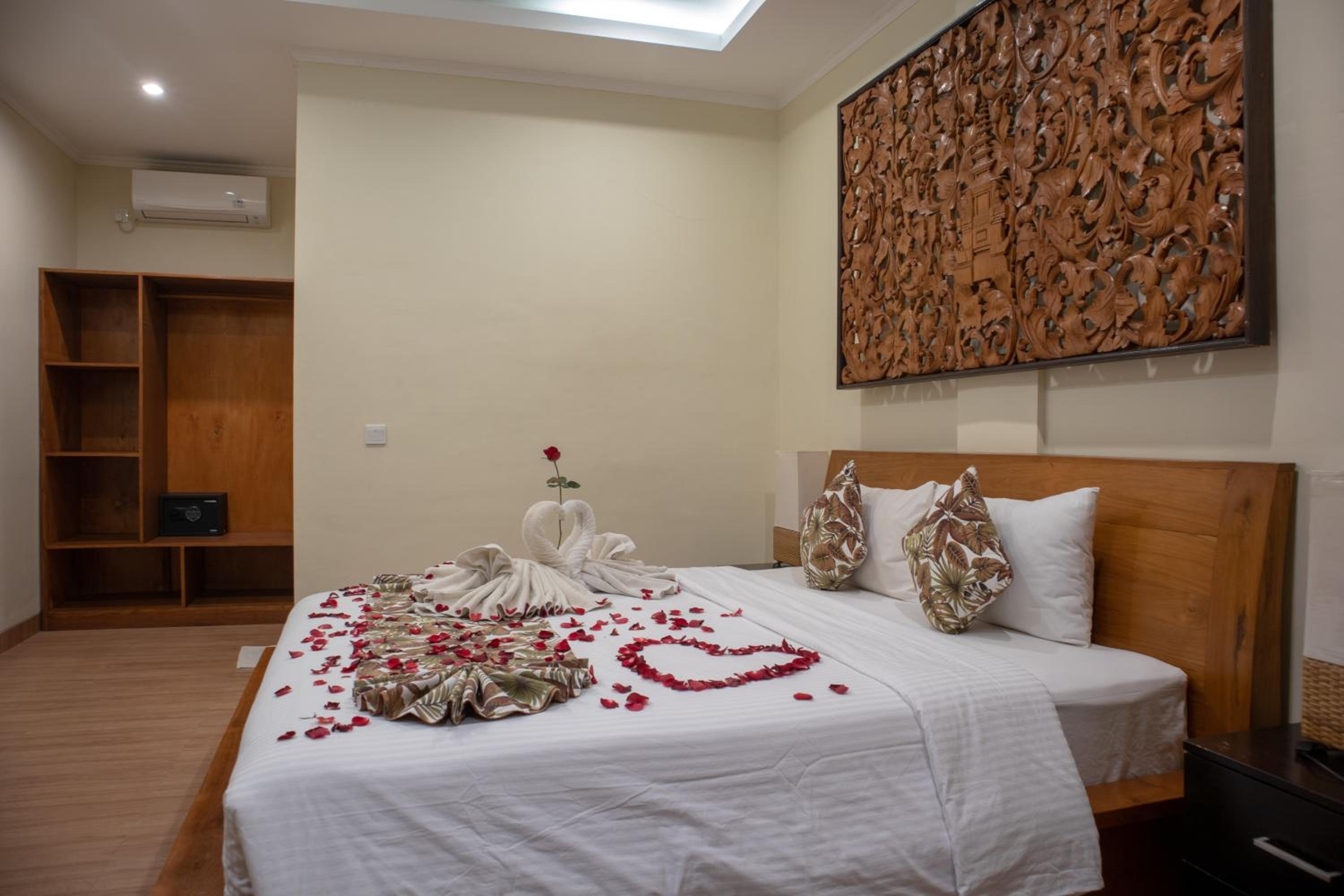 Double Room - Photo 18