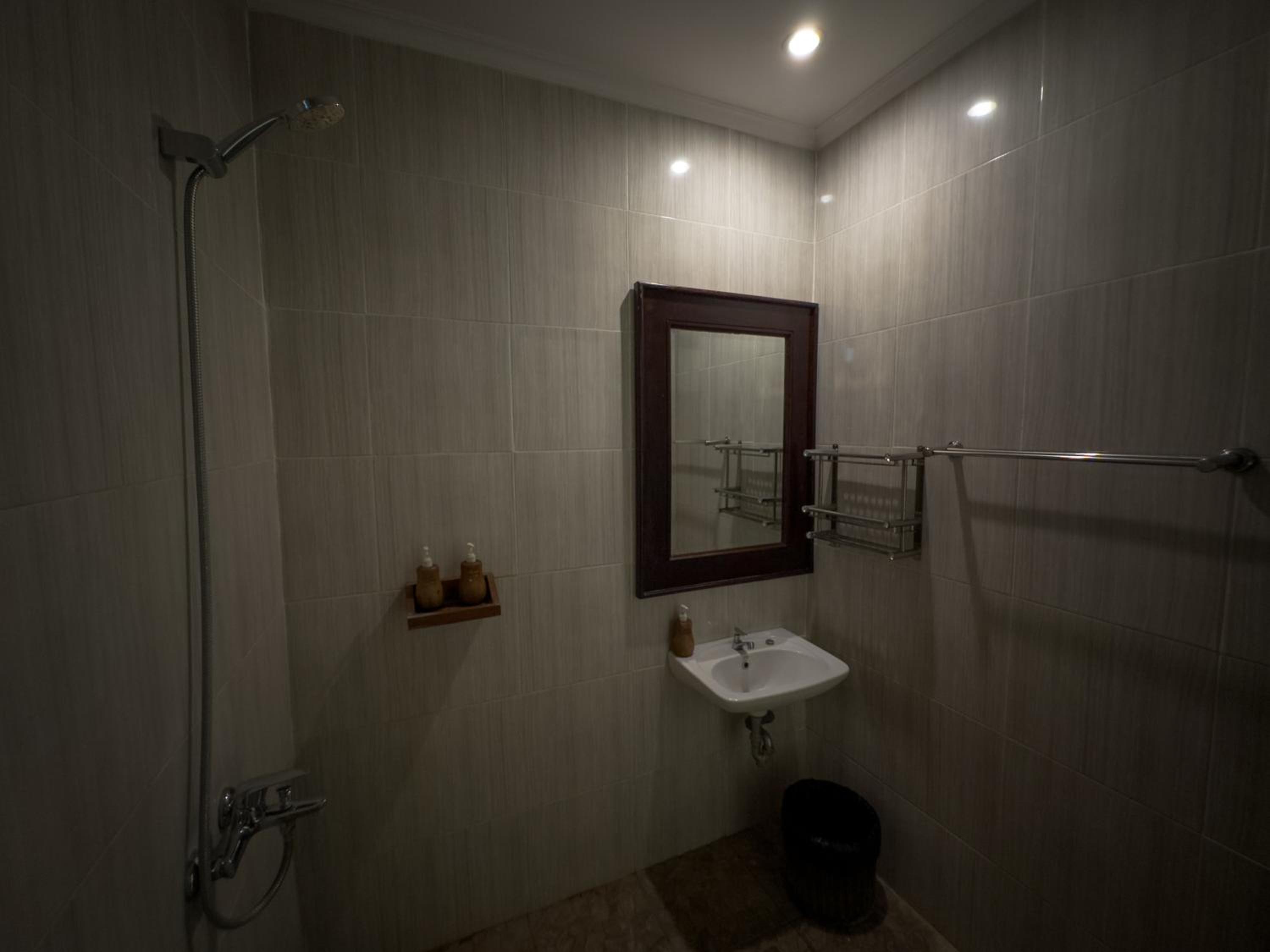 Double Room - Photo 19