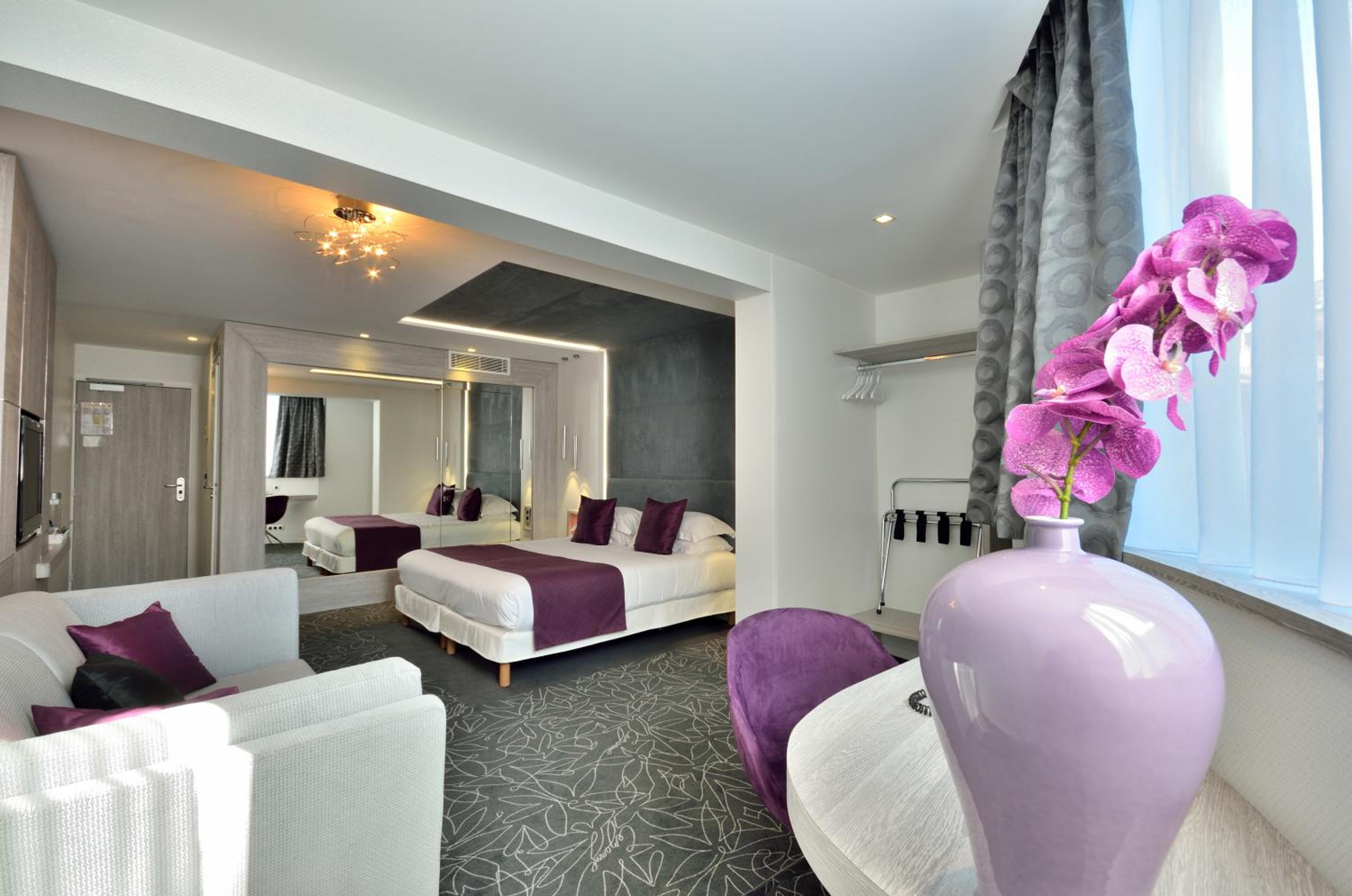 Junior Suite with Garden View - Photo 1