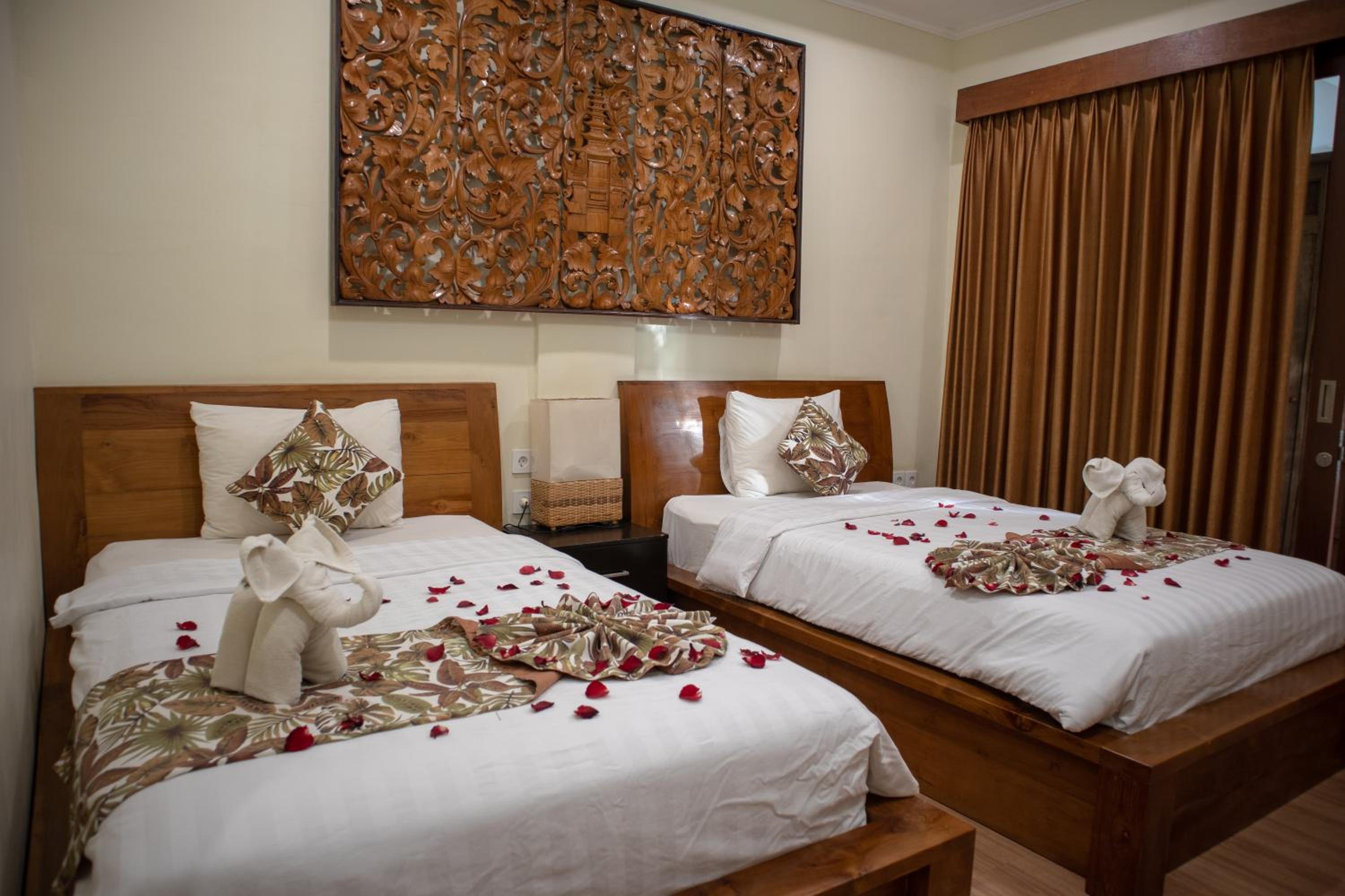Twin Room - Photo 3