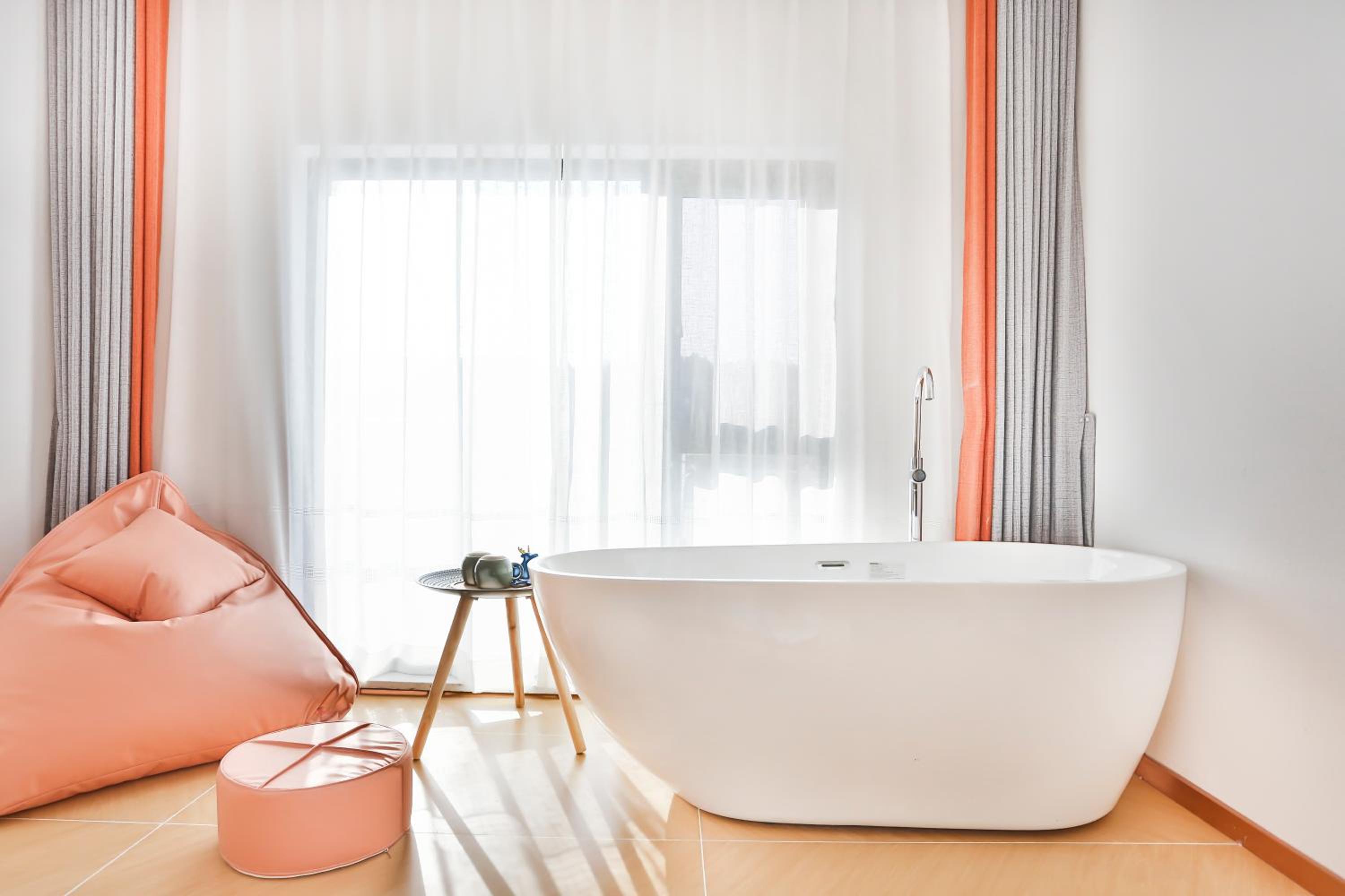 Deluxe Double Room with Bath photo 2