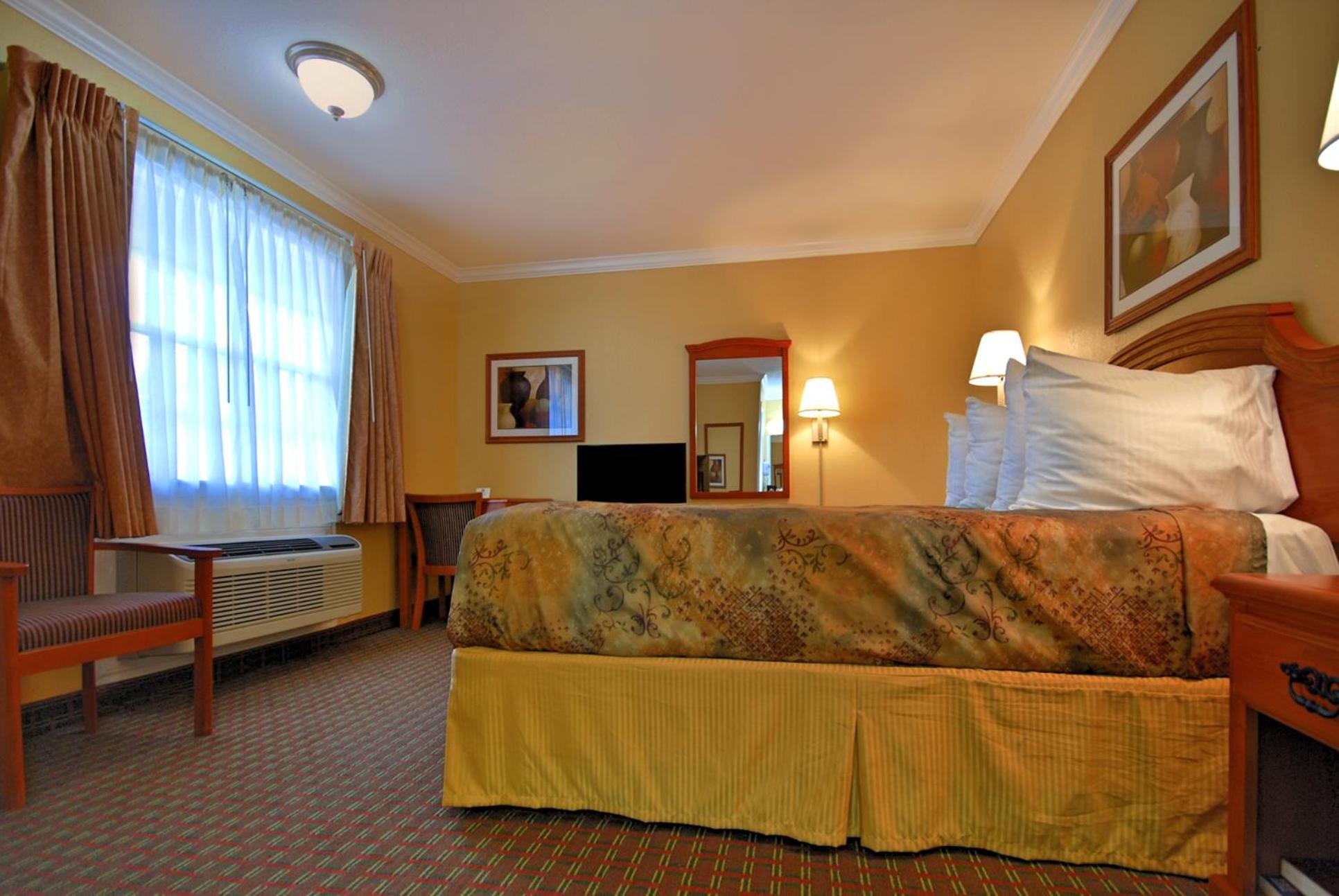 Queen Room photo 3