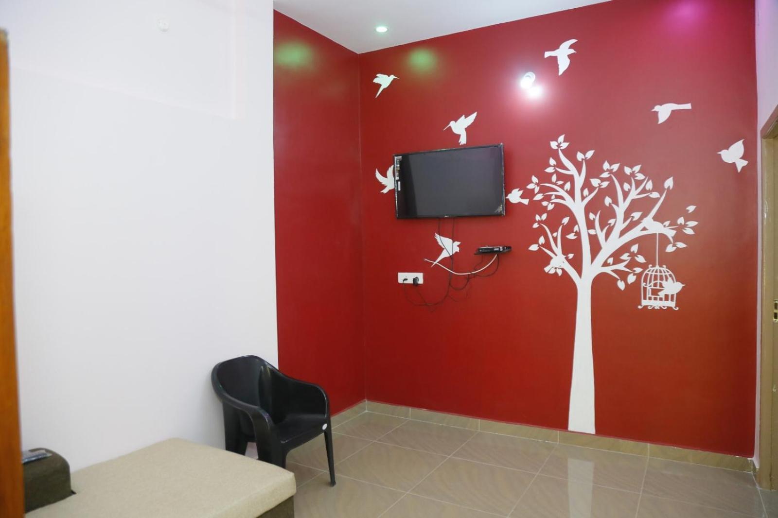 Two-Bedroom Apartment - Photo 3