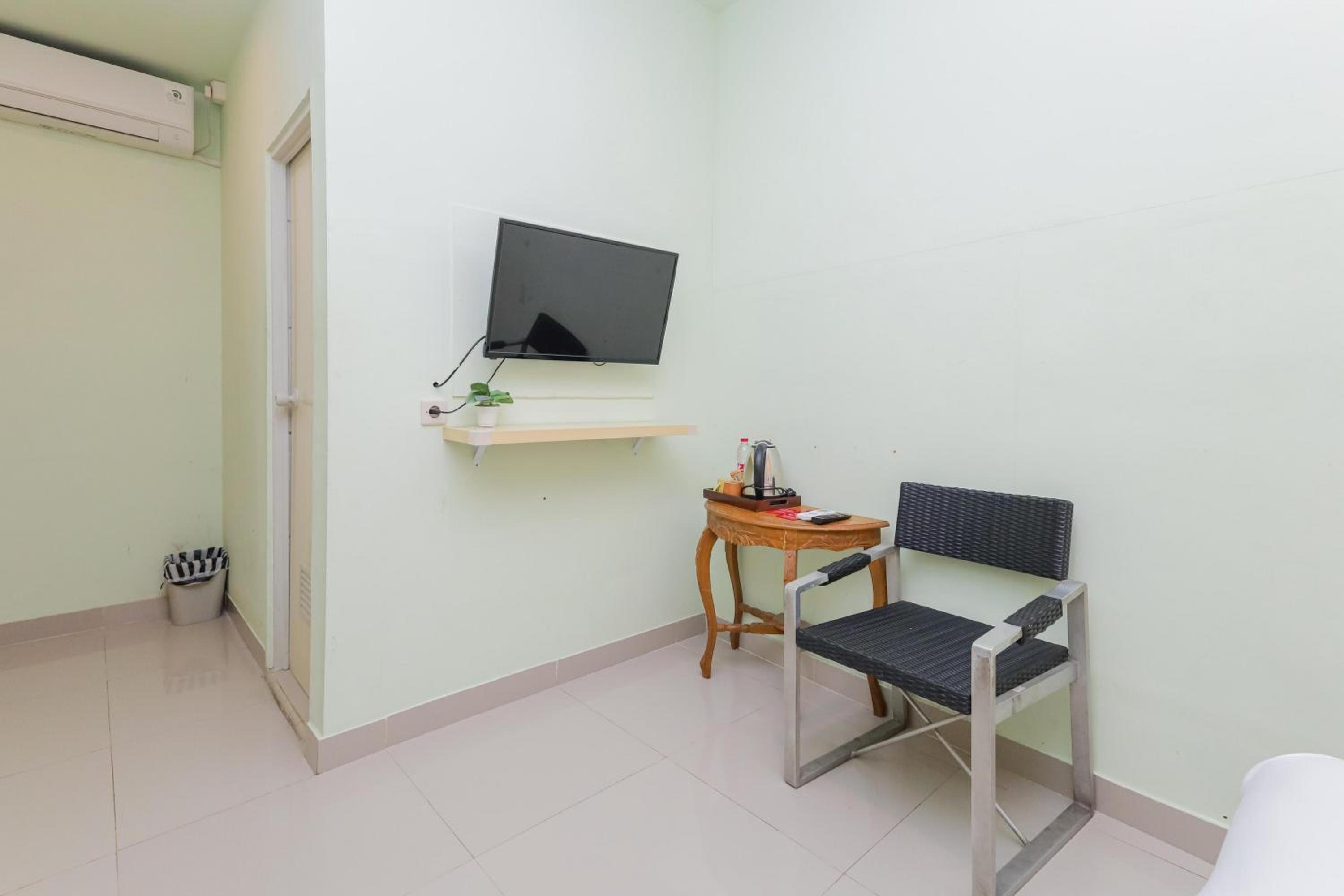 Double Room - Photo 12