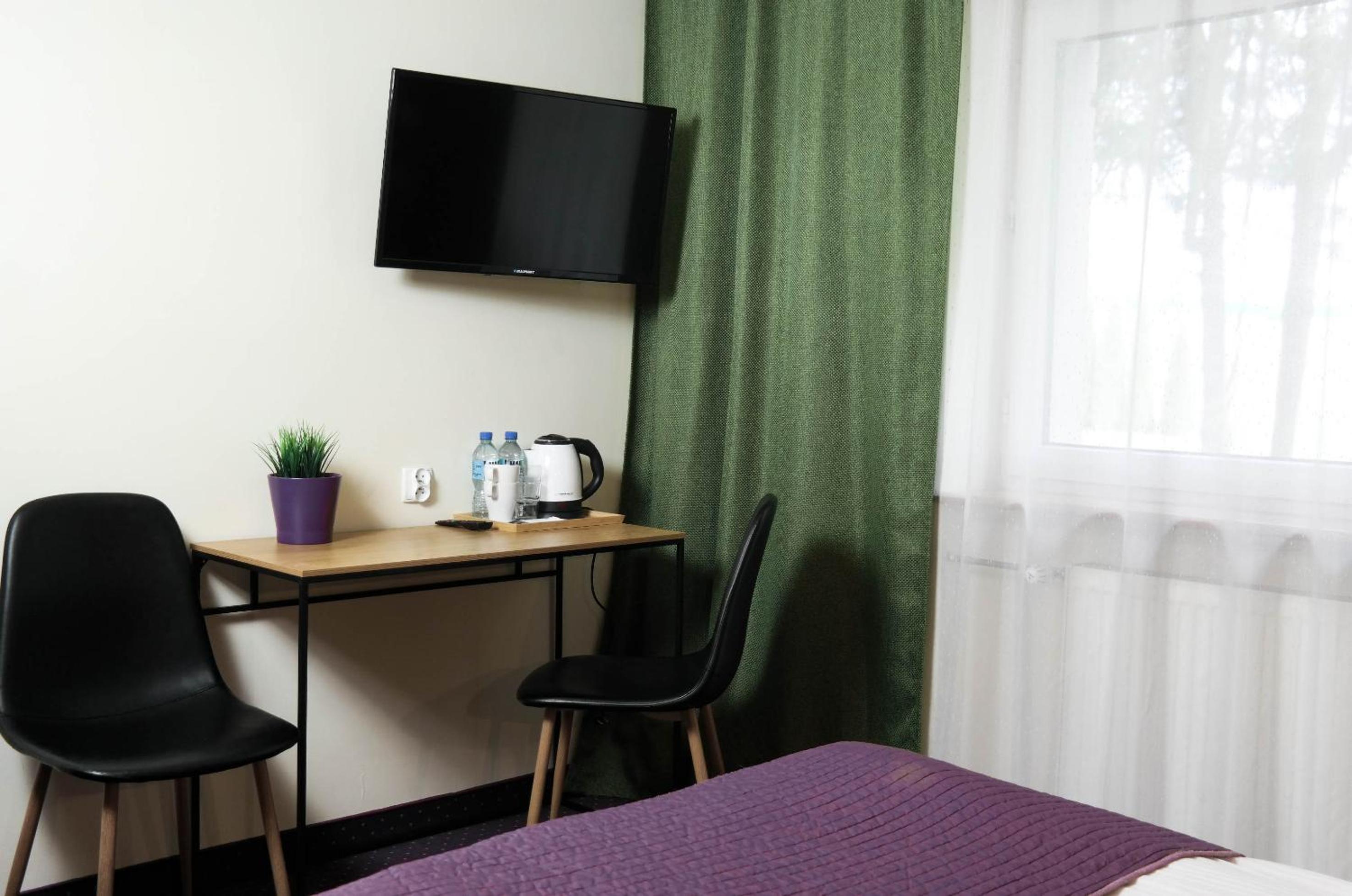 Twin Room with Private Bathroom - Photo 3