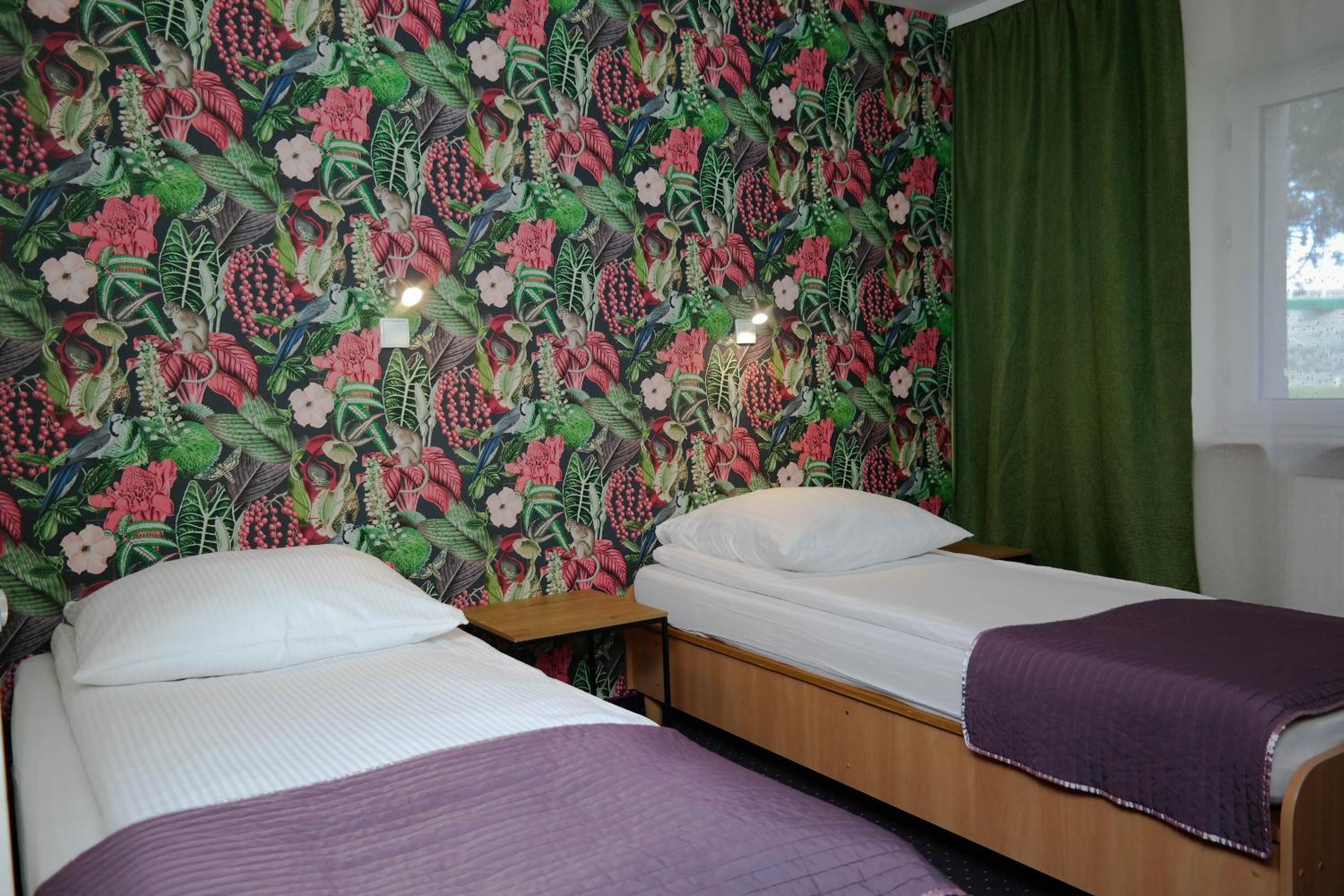 Twin Room with Private Bathroom - Photo 1