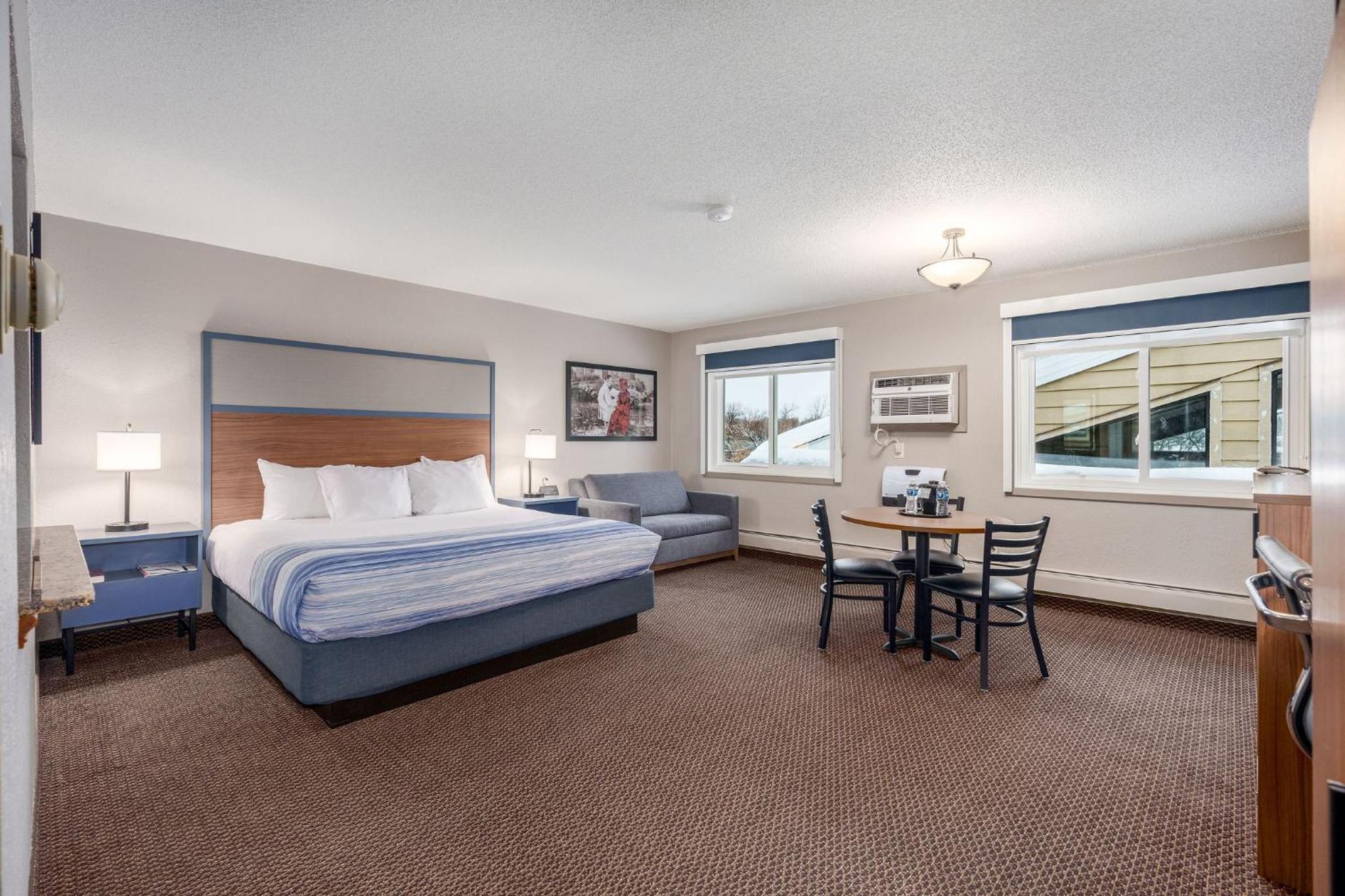Superior King Room - Non-Smoking - Photo 4