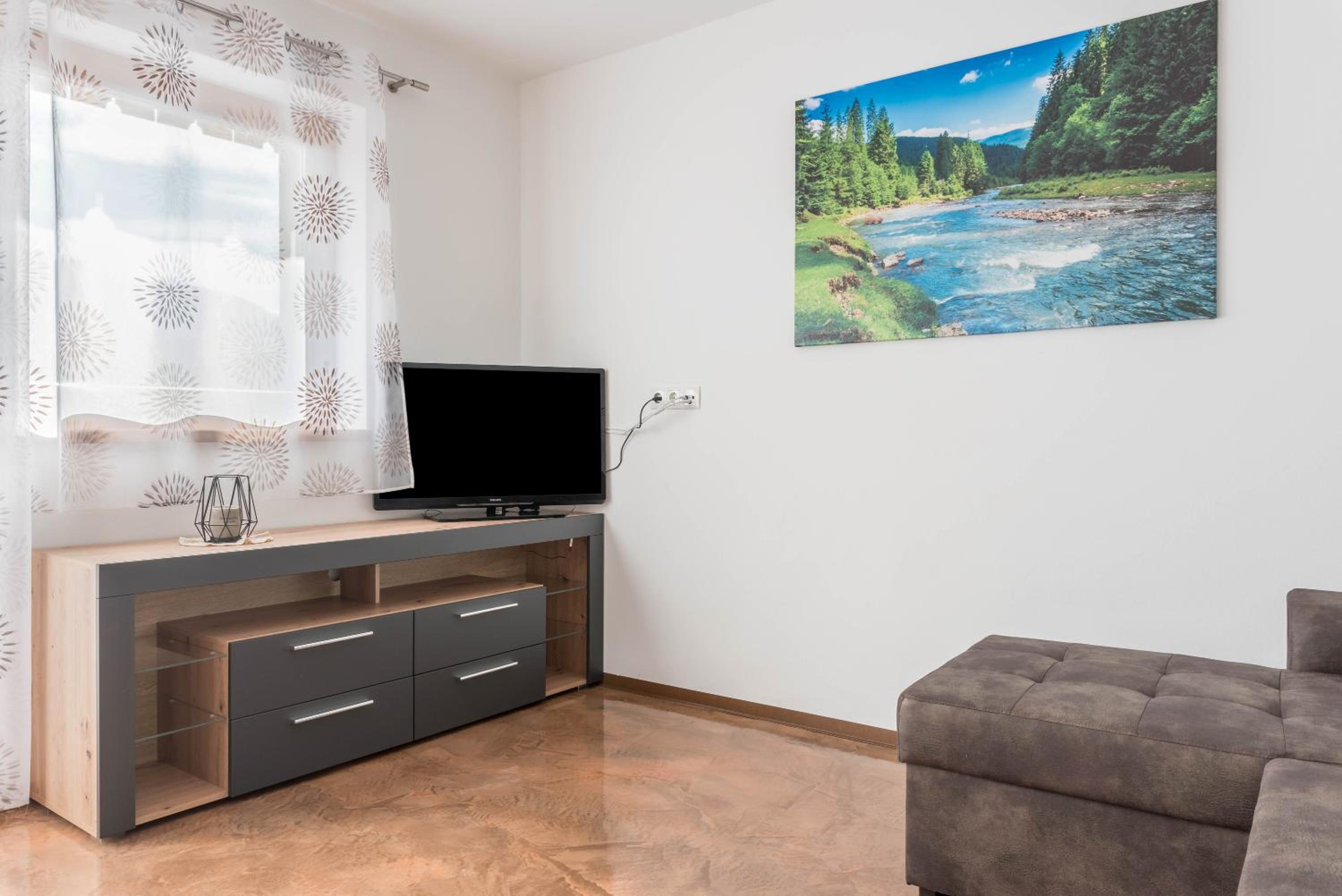 Two-Bedroom Deluxe Apartment with Garden View