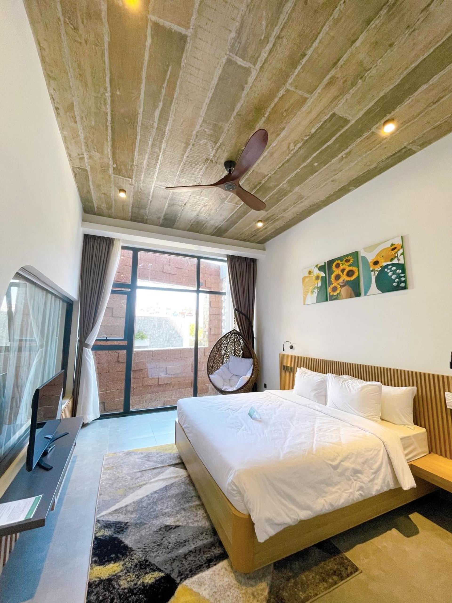 Double Room with Pool View
