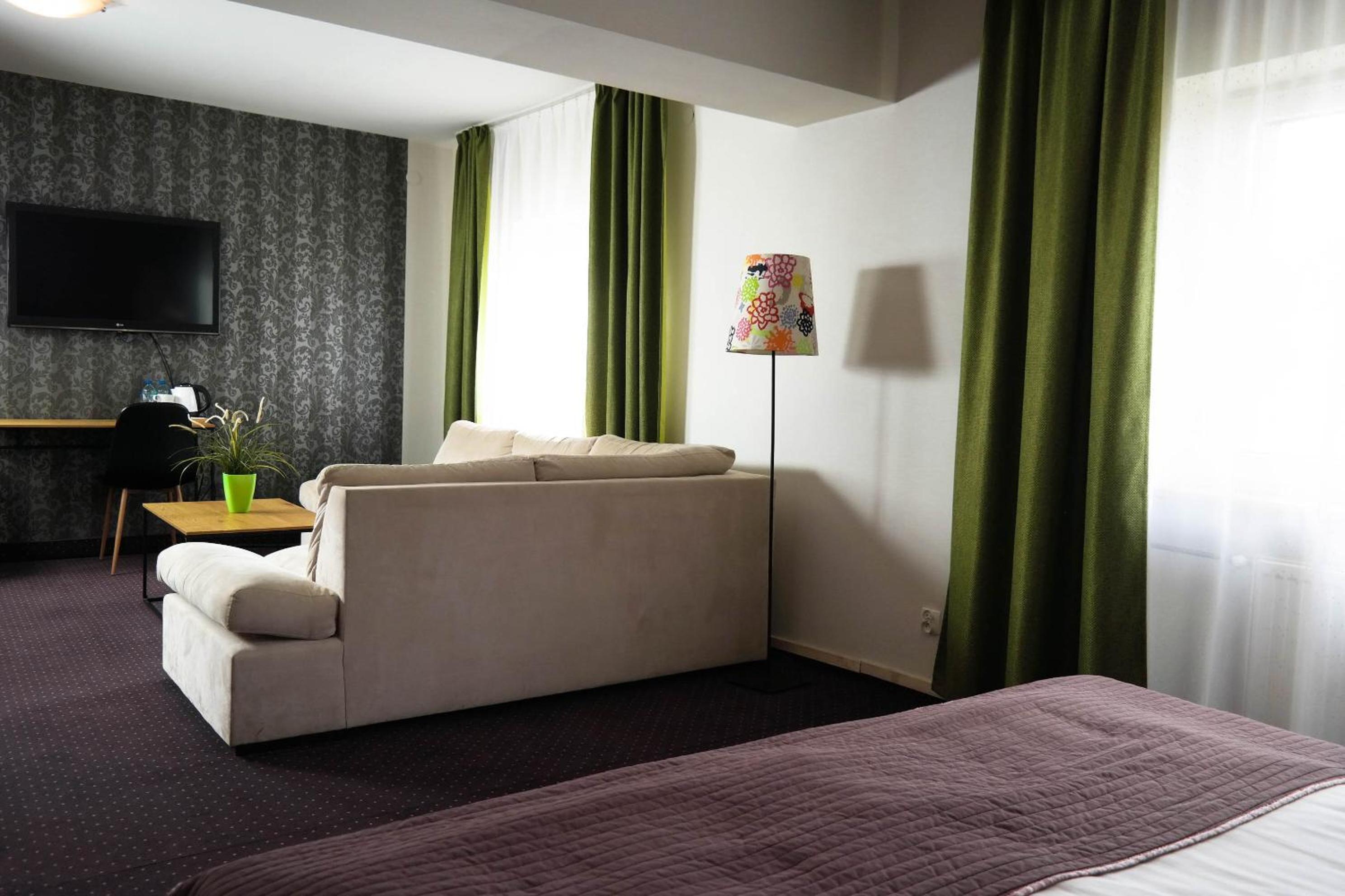 Suite - Photo 3