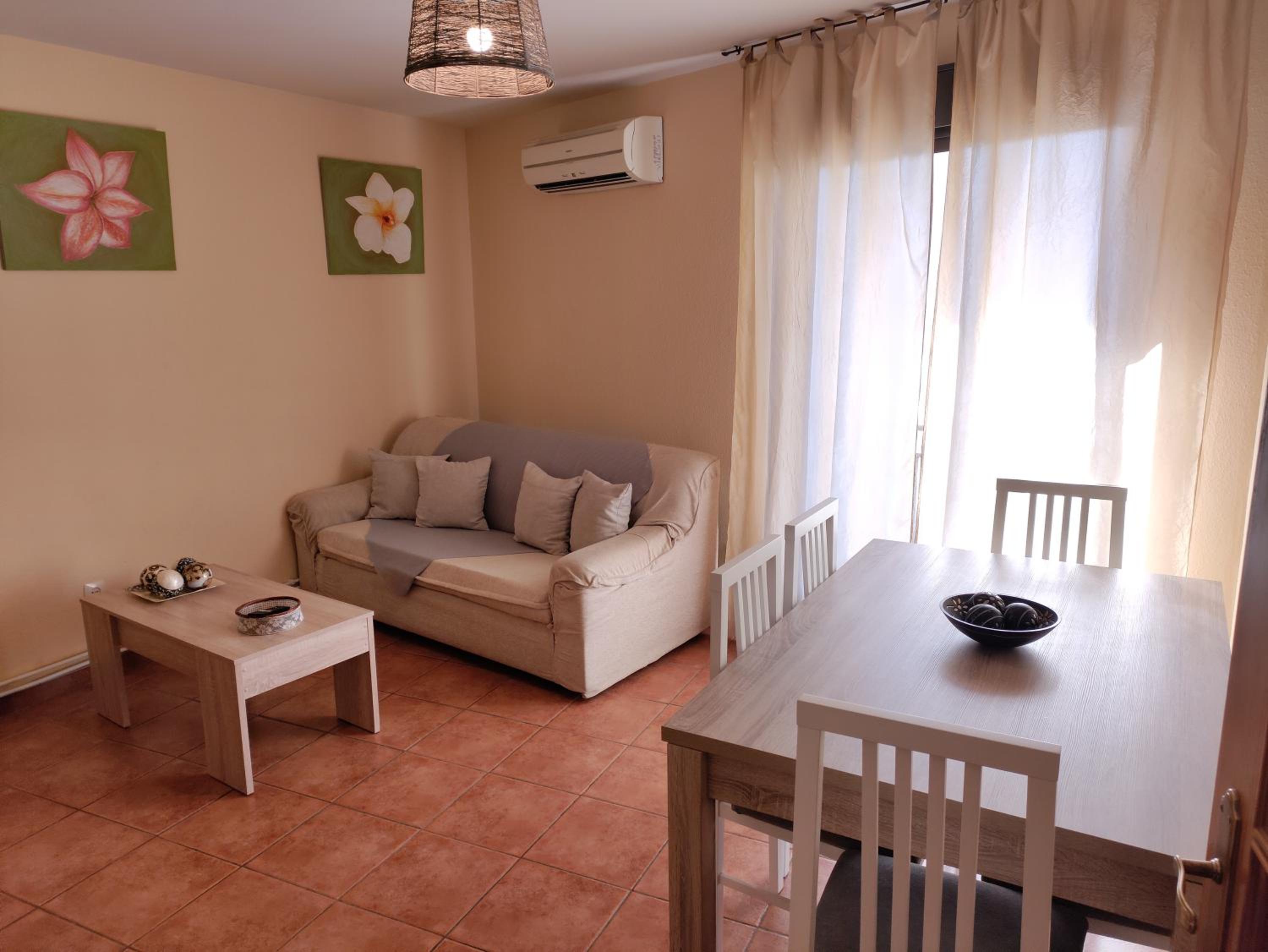 Apartamento de dos habitaciones con balcón