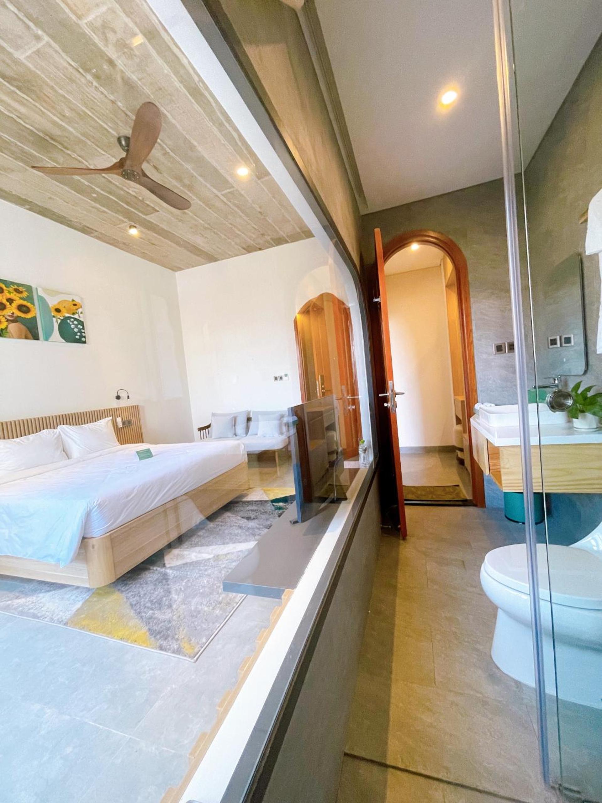 Double Room with Pool View photo 2