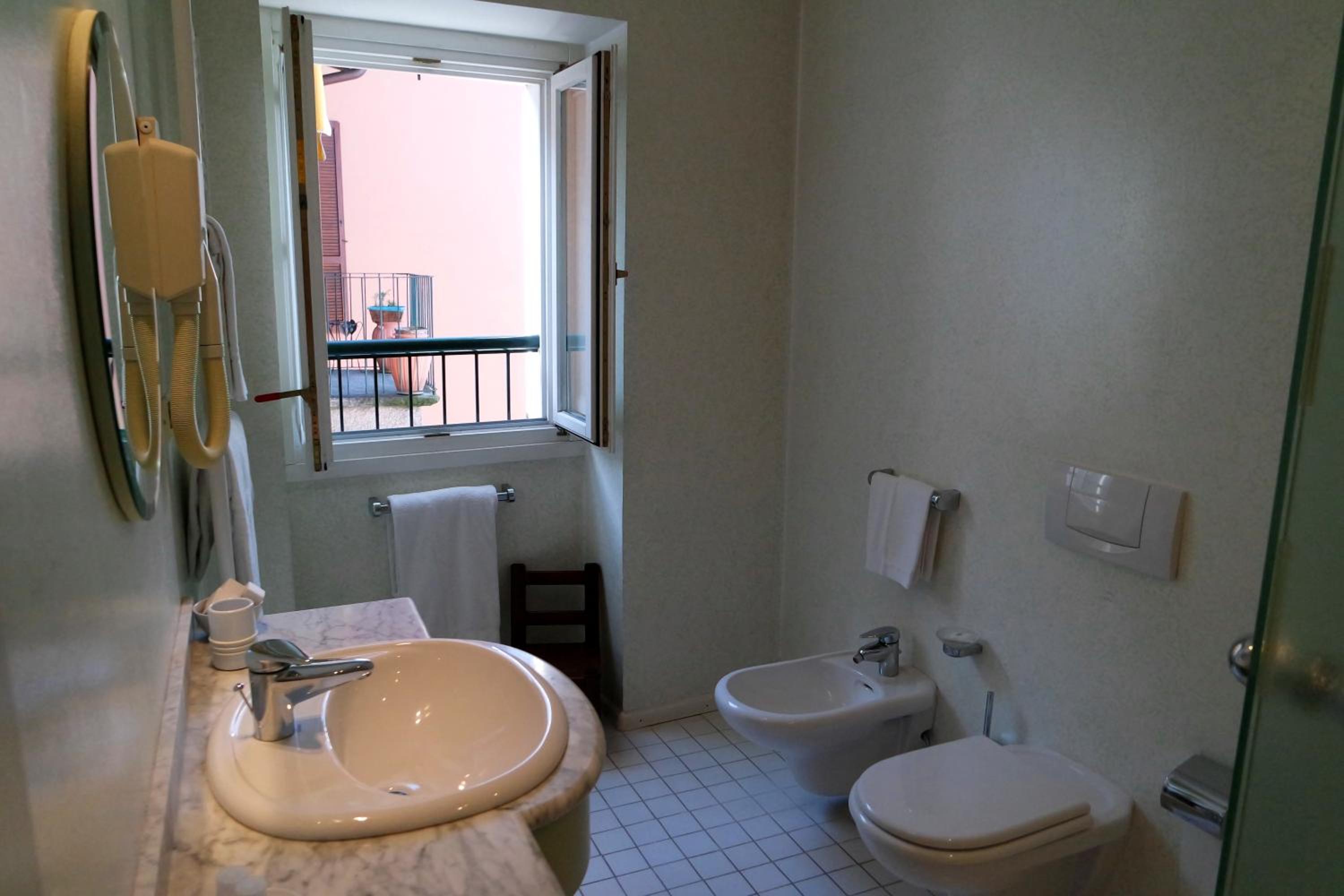 Triple Room - Photo 6