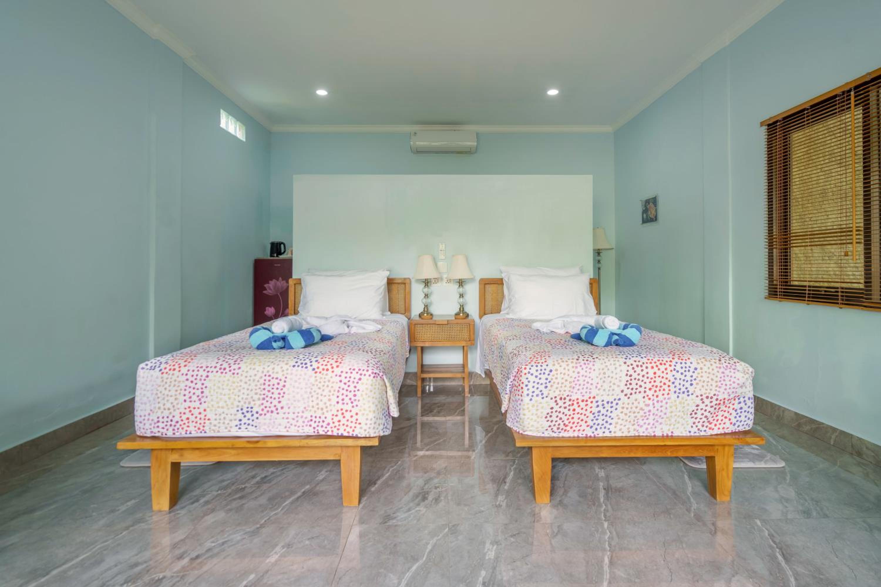 Twin Room - Disability Access - Photo 2