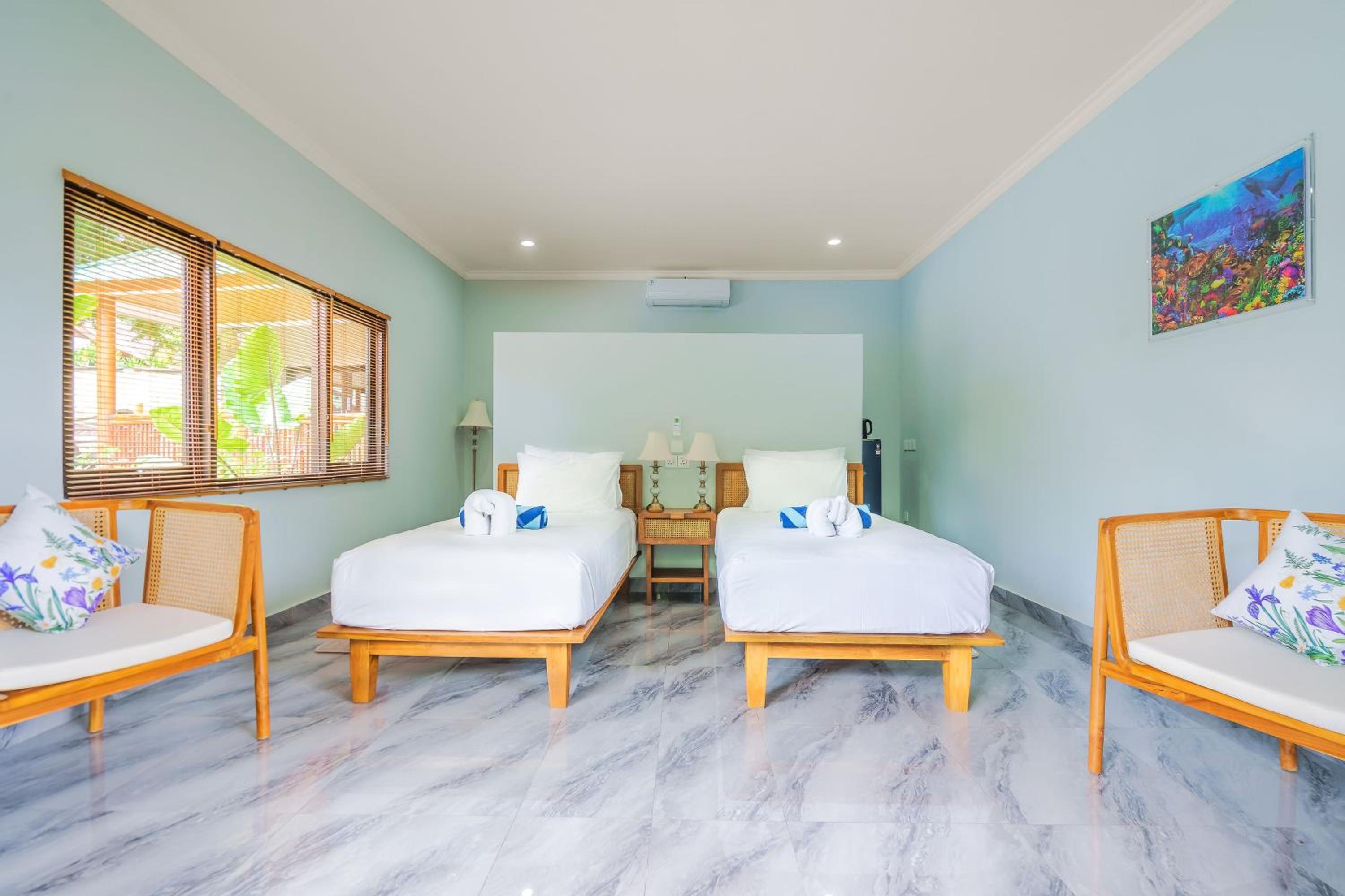 Twin Room - Disability Access - Photo 15