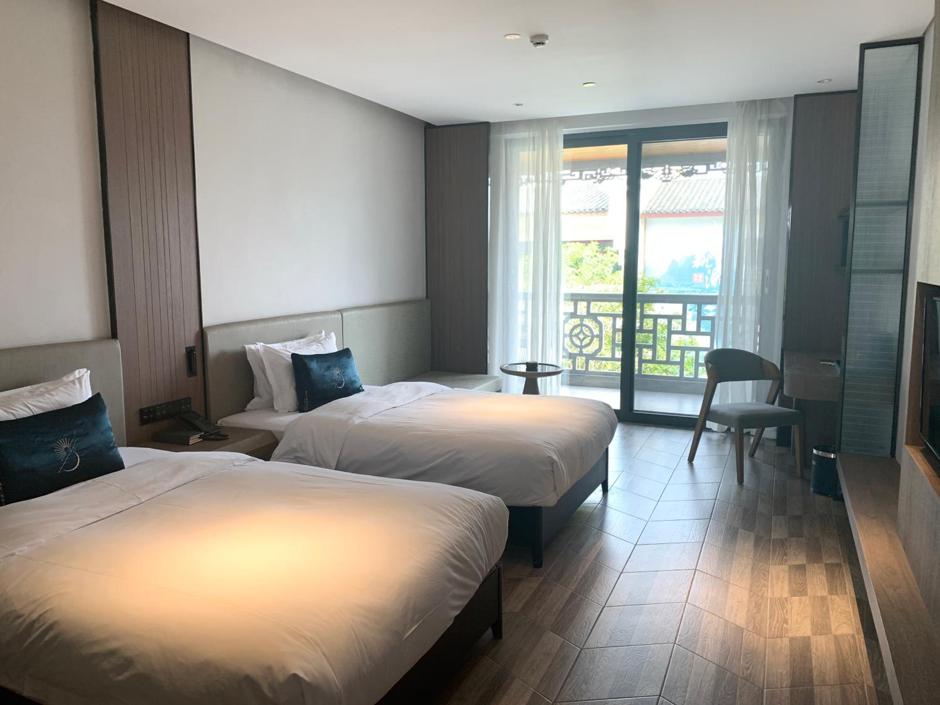 Twin Room with Lake View photo 1