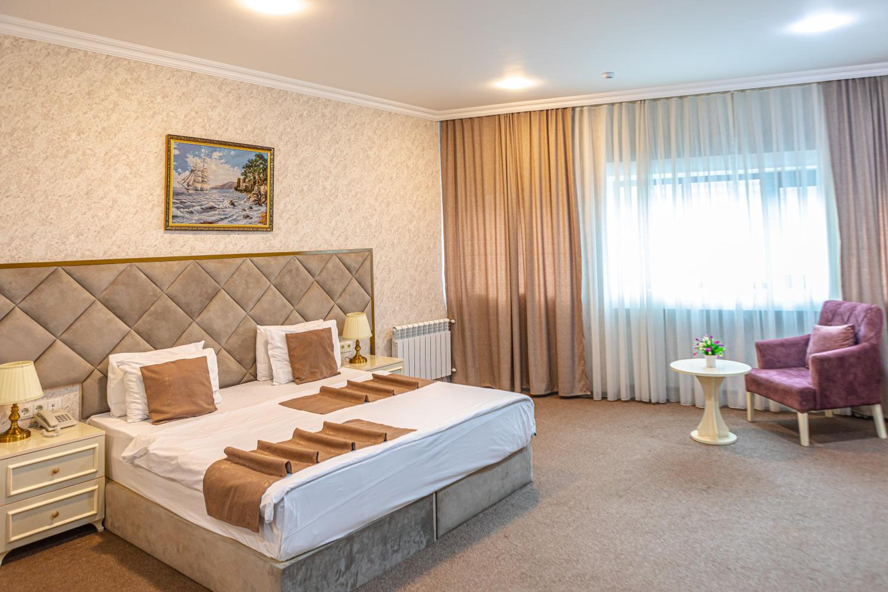 Deluxe Double or Twin Room with City View - Photo 47