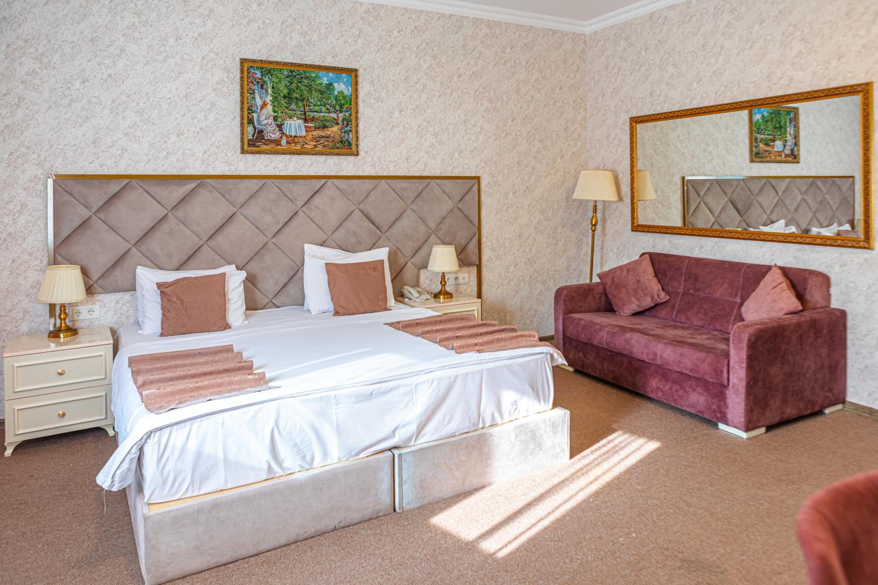 Deluxe Double or Twin Room with City View - Photo 49