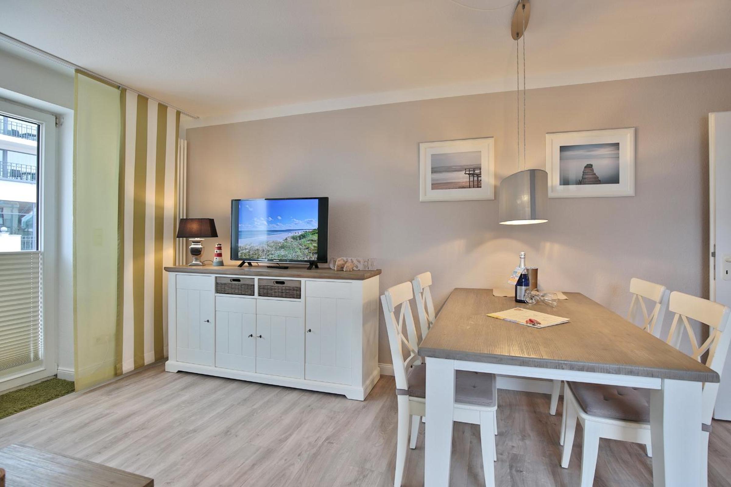 Apartment with Sea View photo 2