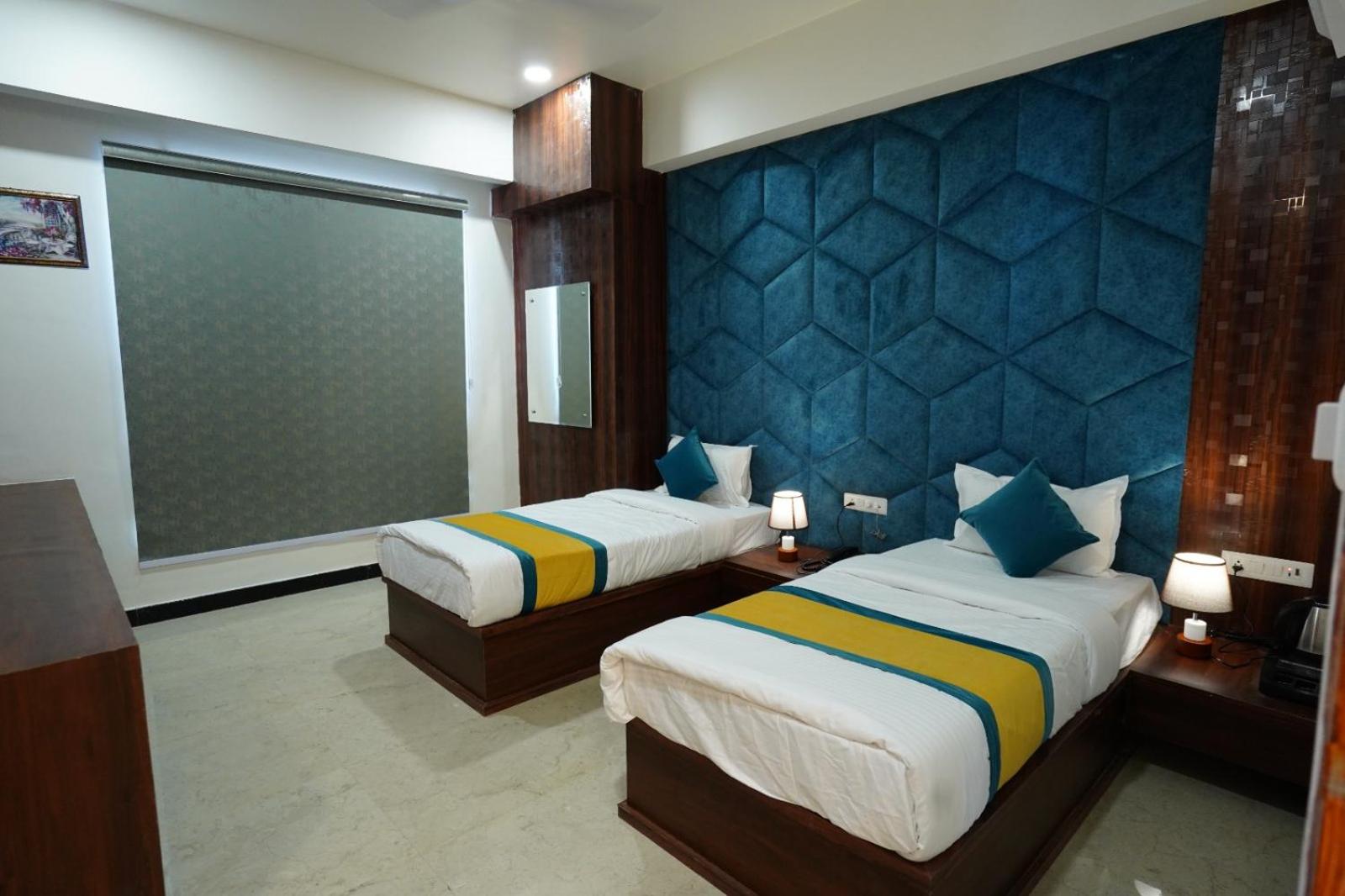 Deluxe Double or Twin Room photo 3