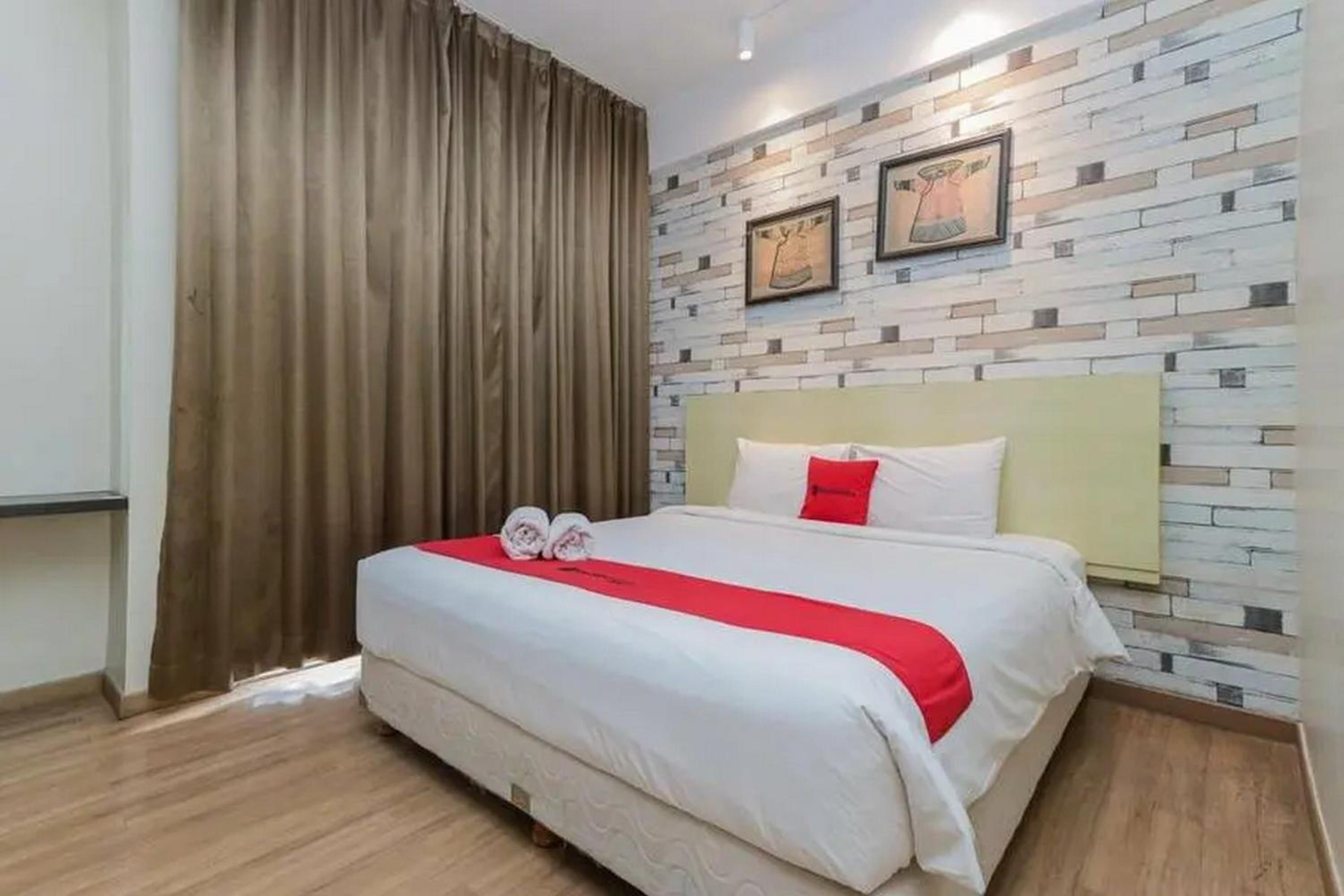 Standard Double Room - Photo 11