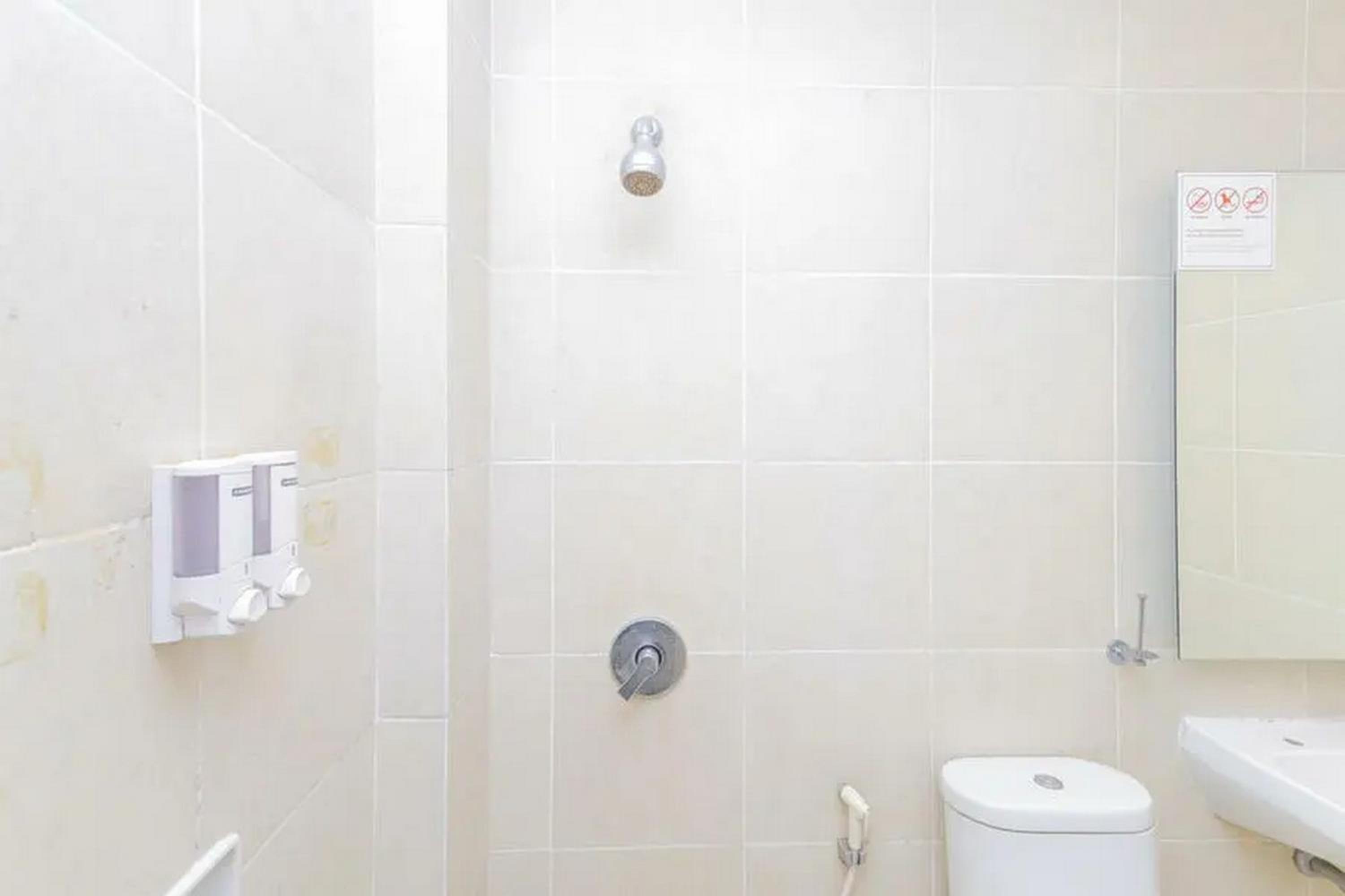 Standard Double Room - Photo 9