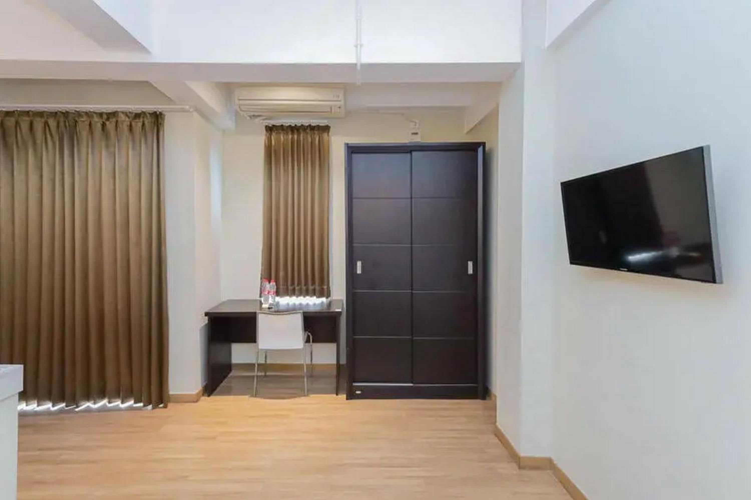 Family Room - Photo 9
