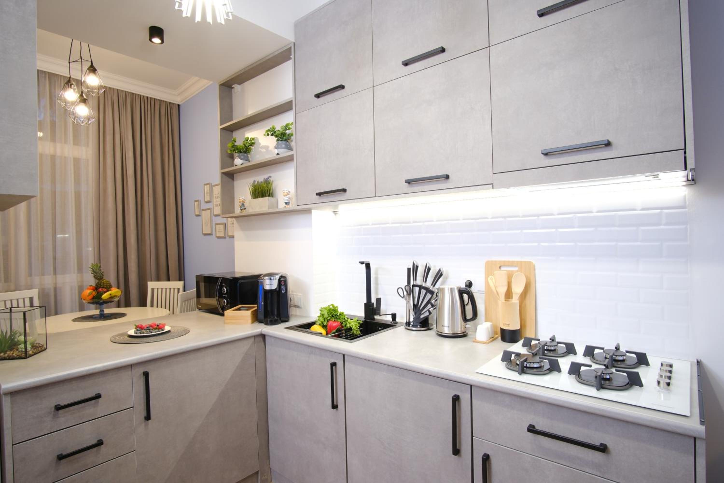 One-Bedroom Apartment - Photo 2