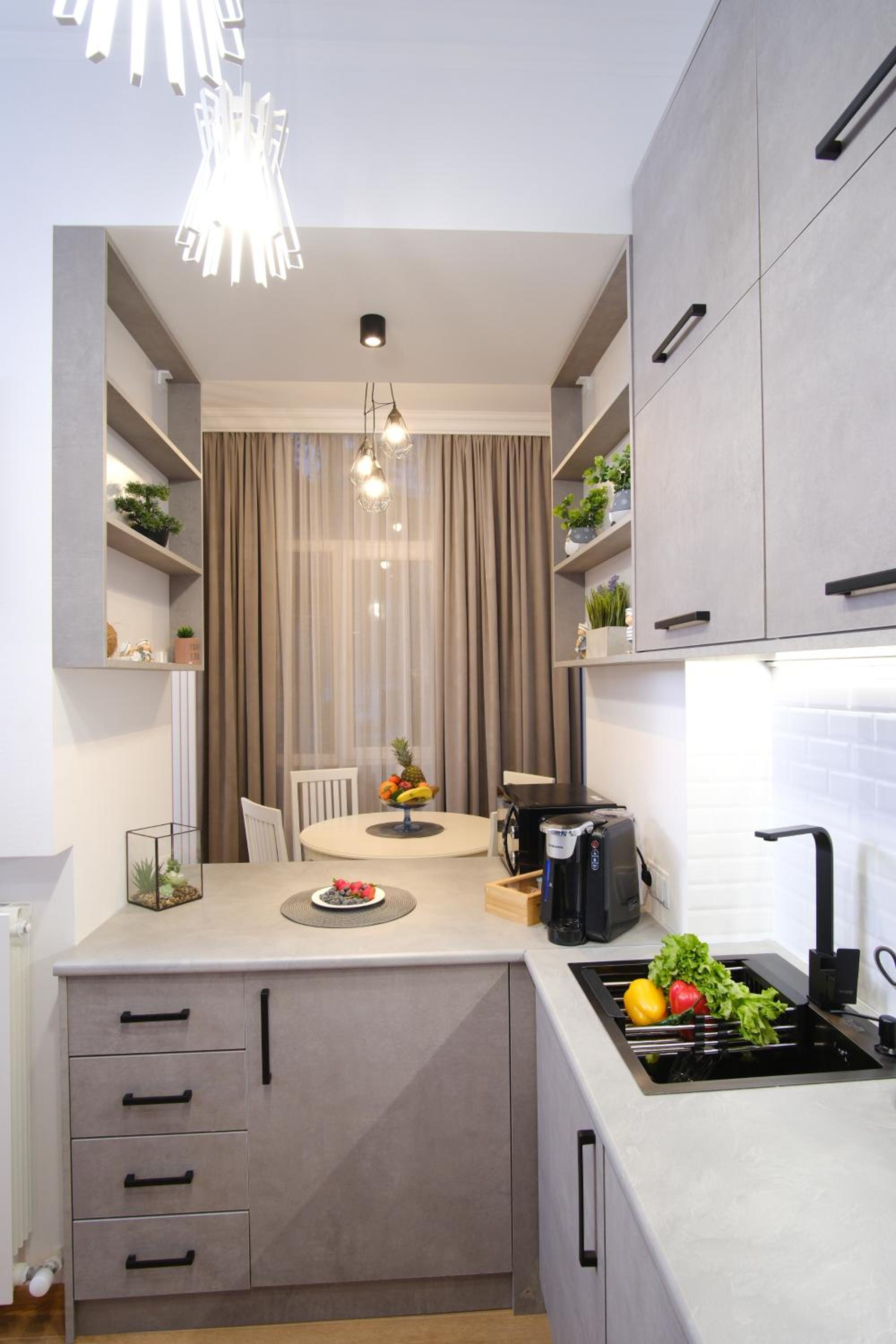 One-Bedroom Apartment - Photo 3