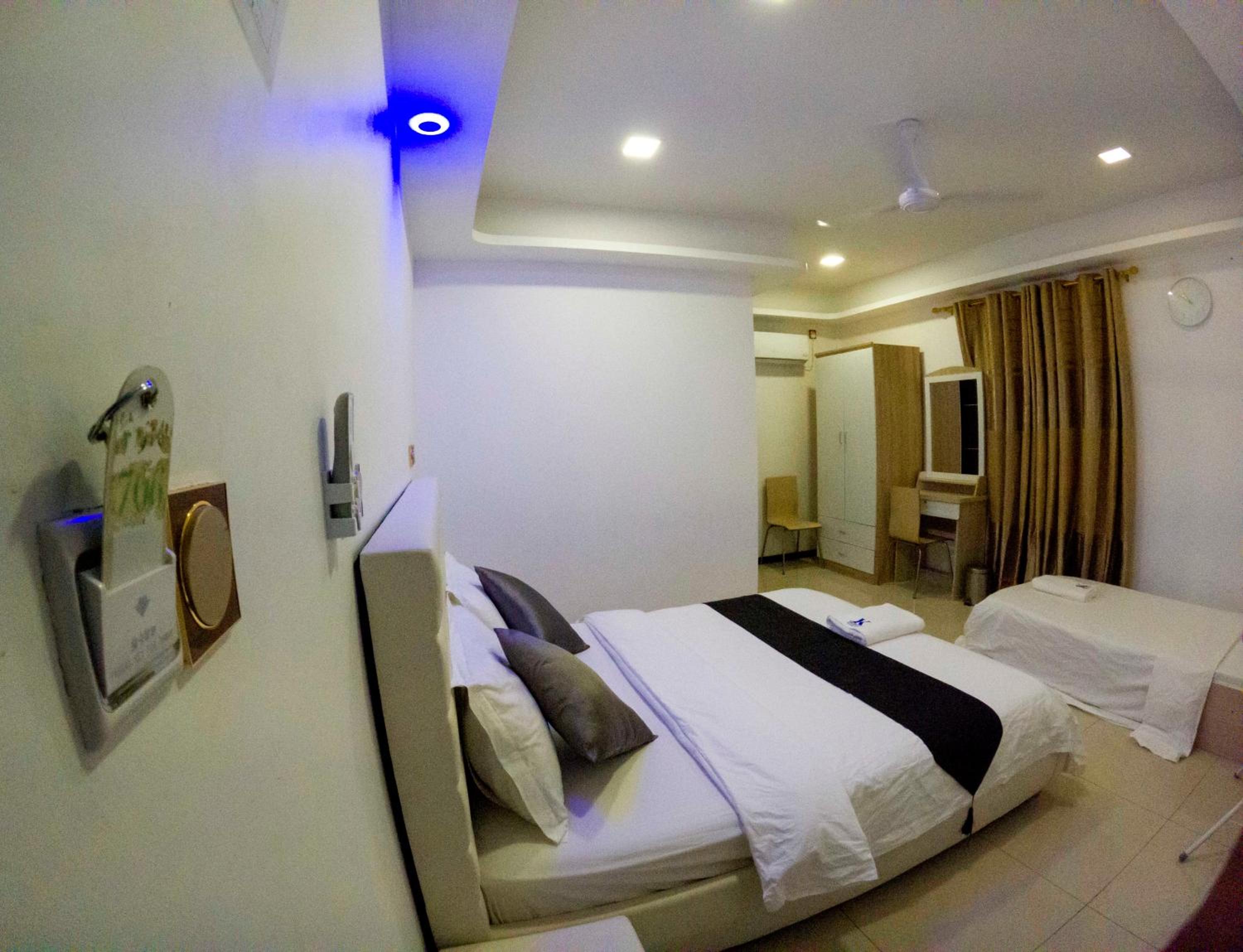 Apartment - Photo 13