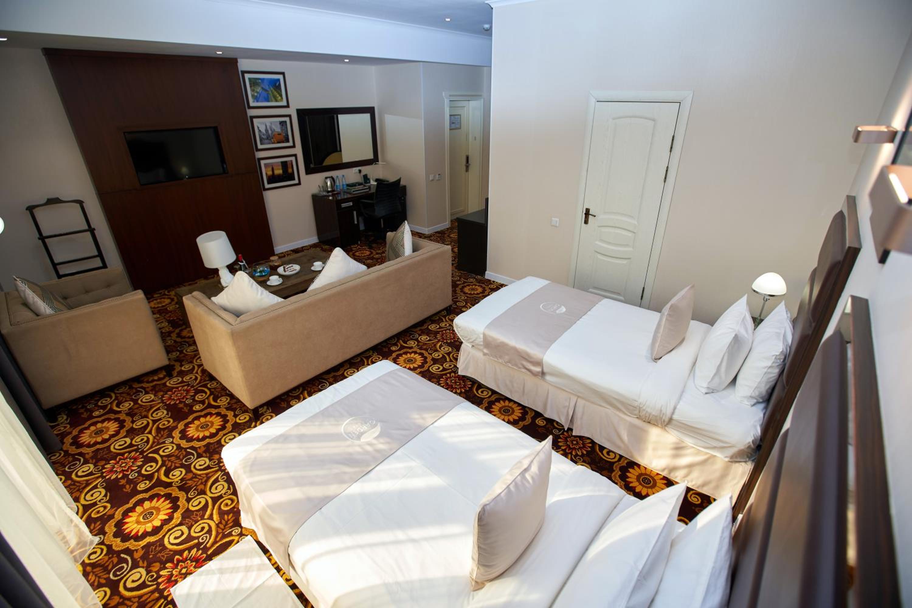 Deluxe Twin Room photo 3
