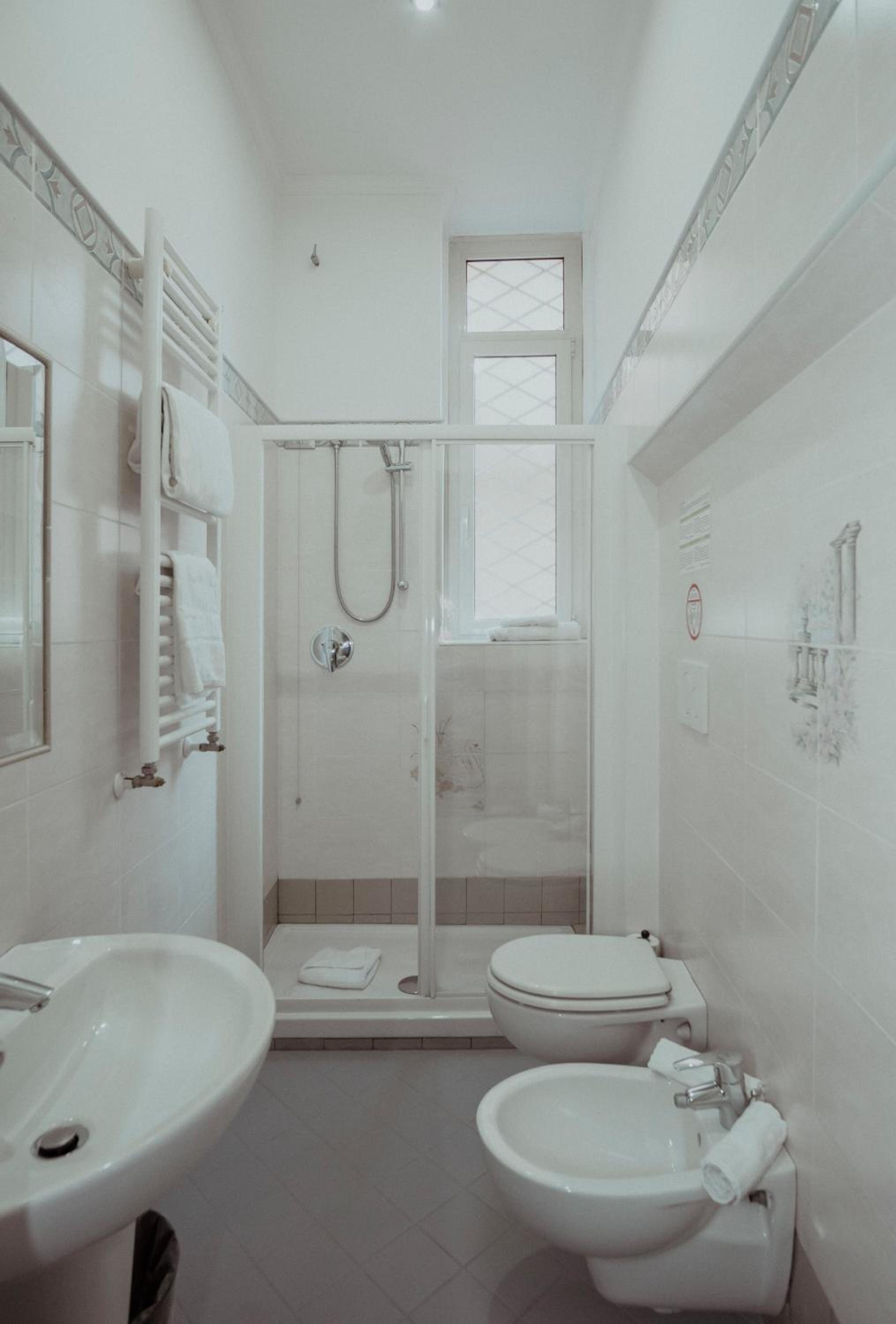 Double Room thumbnail 5