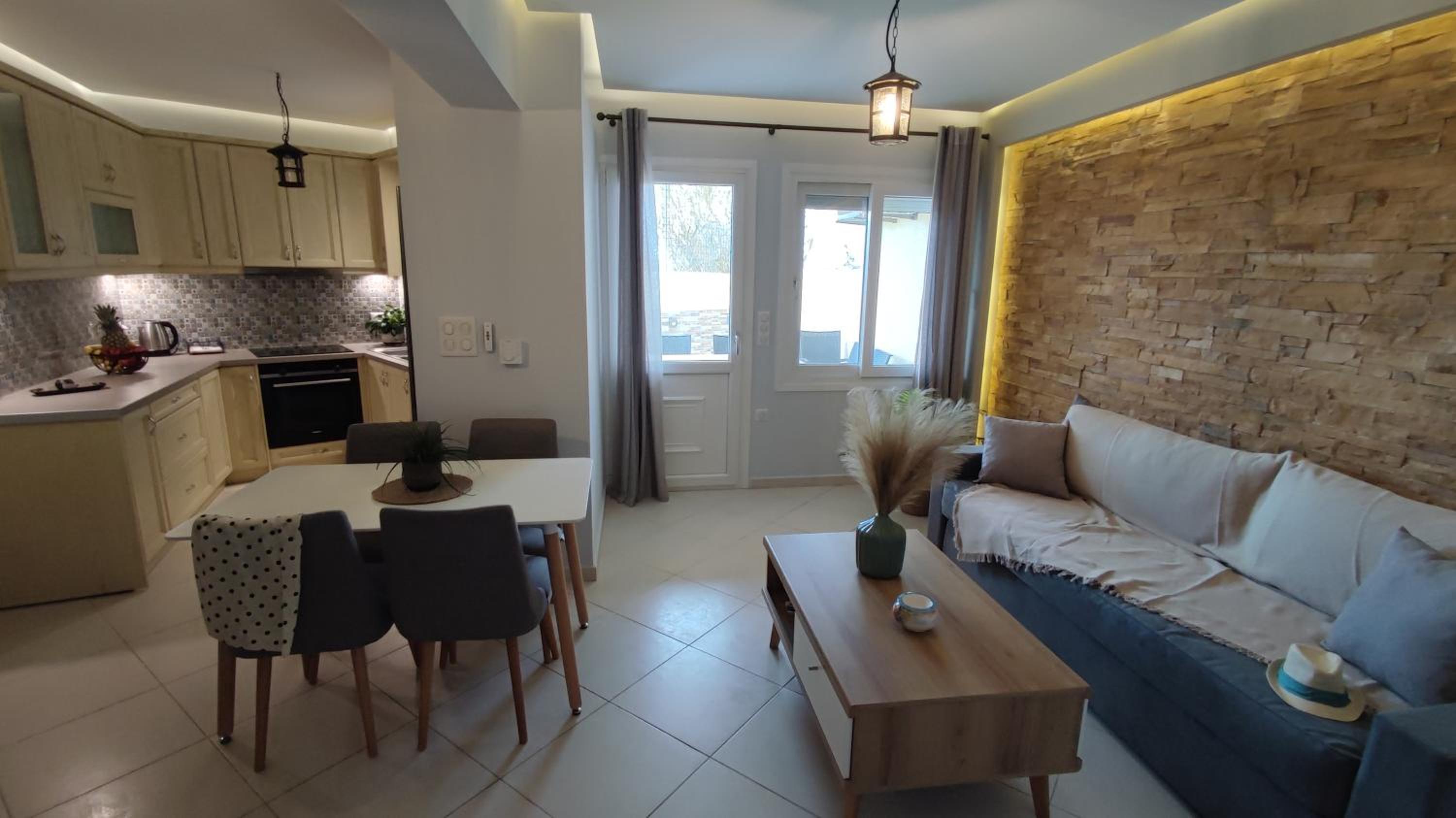 Deluxe One-Bedroom Apartment